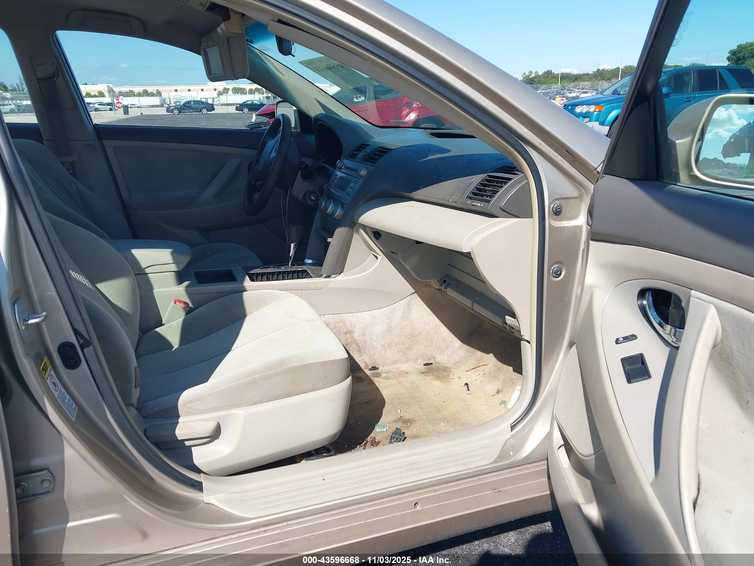 2009 Toyota Camry Le Золотой vin: 4T1BE46K09U392229