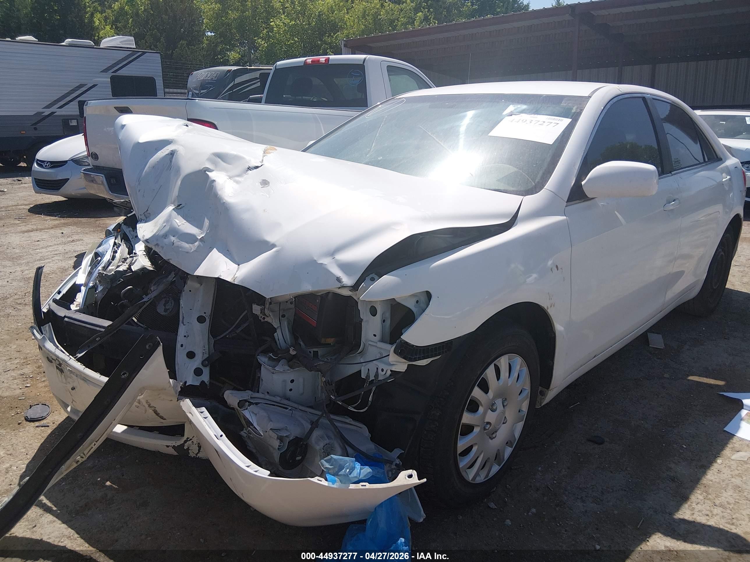 2009 Toyota Camry   Белый vin: 4T1BE46K09U816699