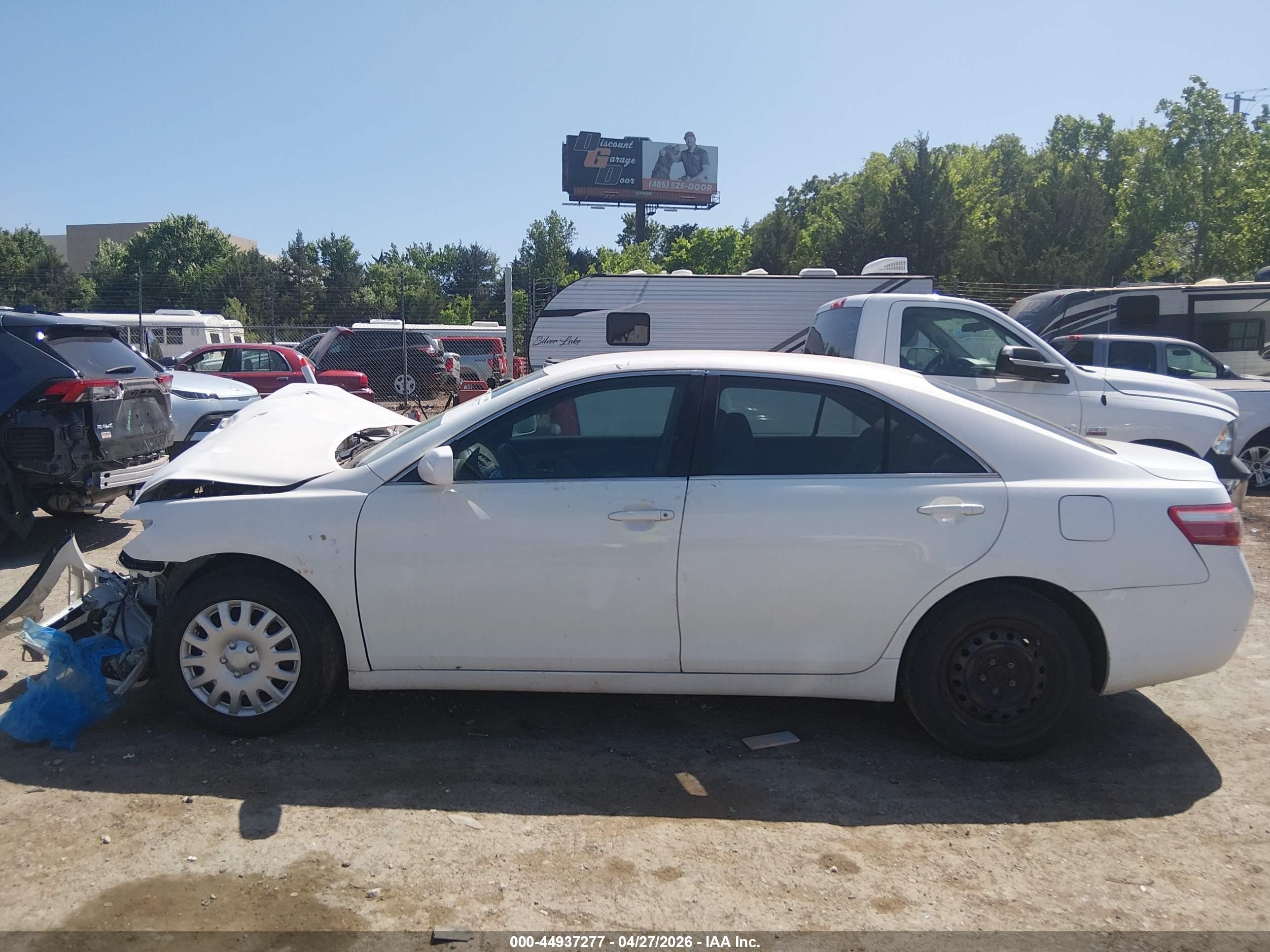2009 Toyota Camry   Белый vin: 4T1BE46K09U816699