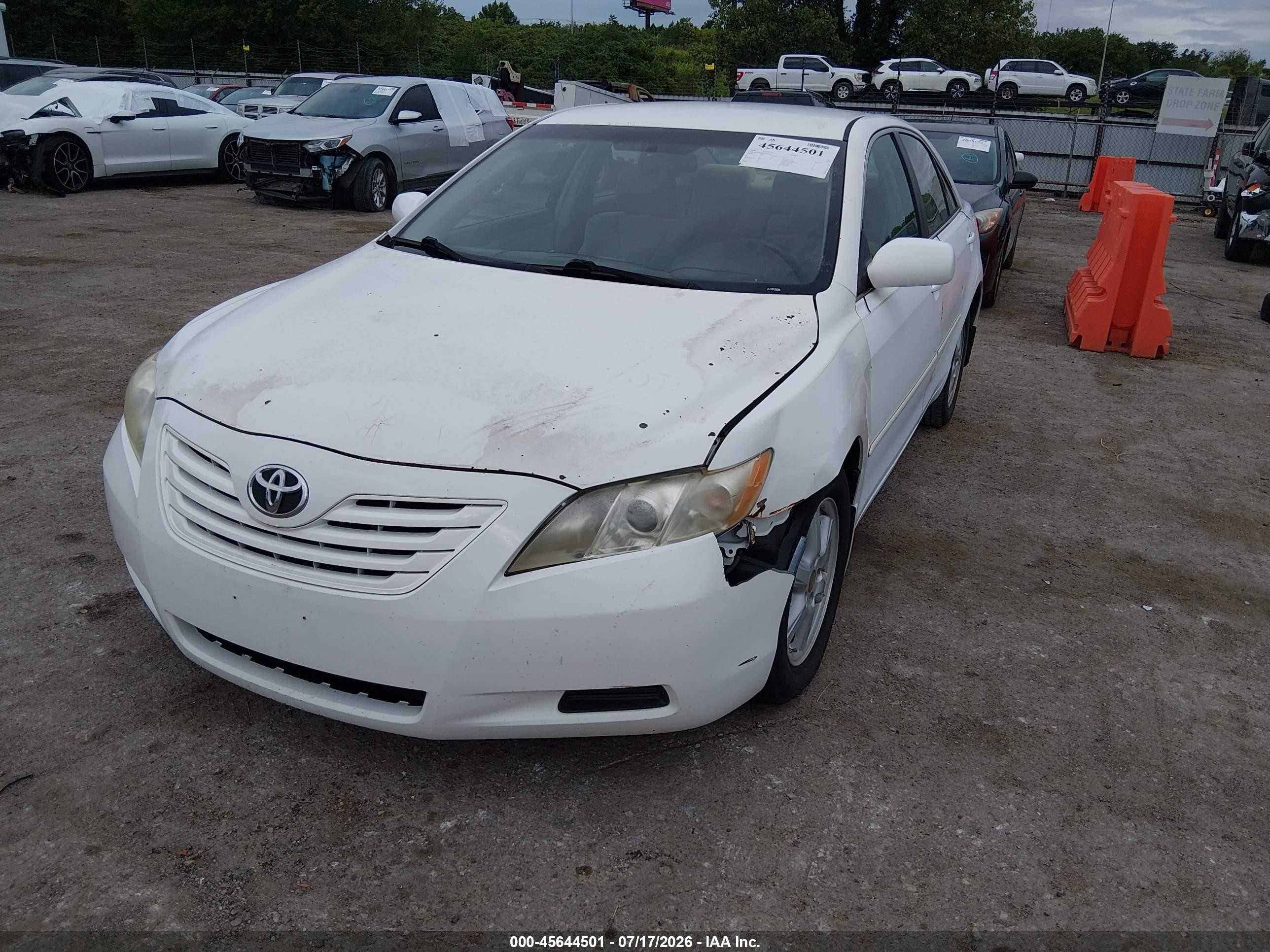 2009 Toyota Camry Le White vin: 4T1BE46K09U819845