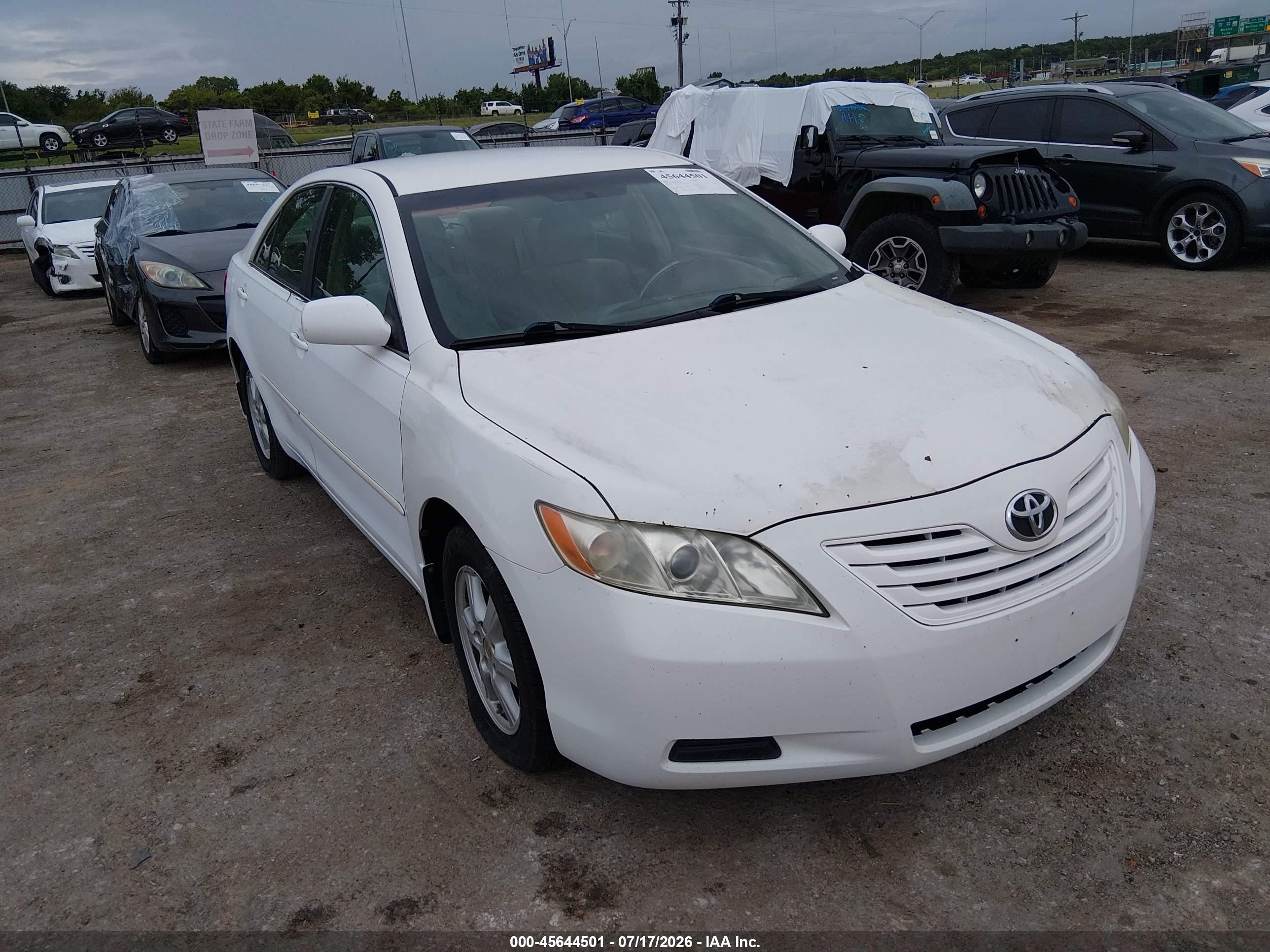 2009 Toyota Camry Le White vin: 4T1BE46K09U819845