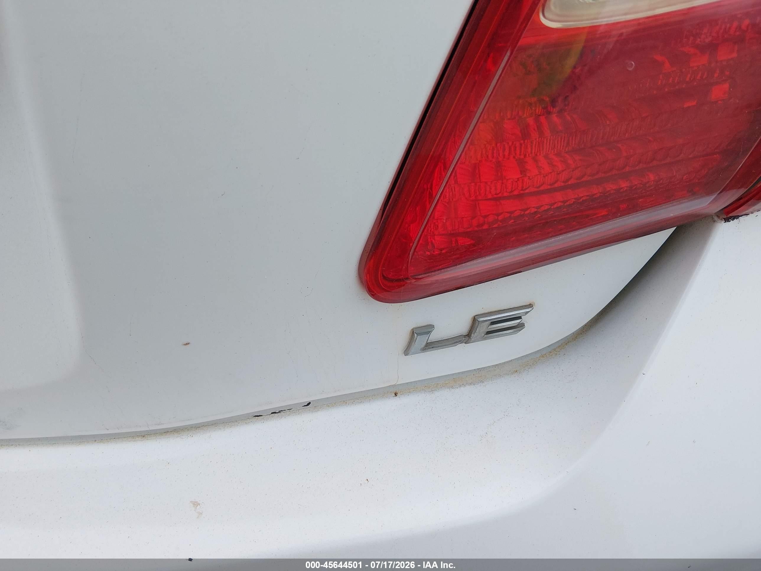 2009 Toyota Camry Le White vin: 4T1BE46K09U819845