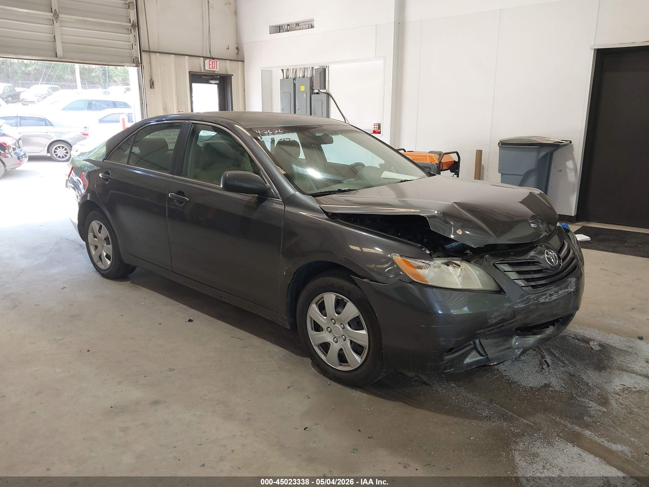 2009 Toyota Camry Le Gray vin: 4T1BE46K09U820428