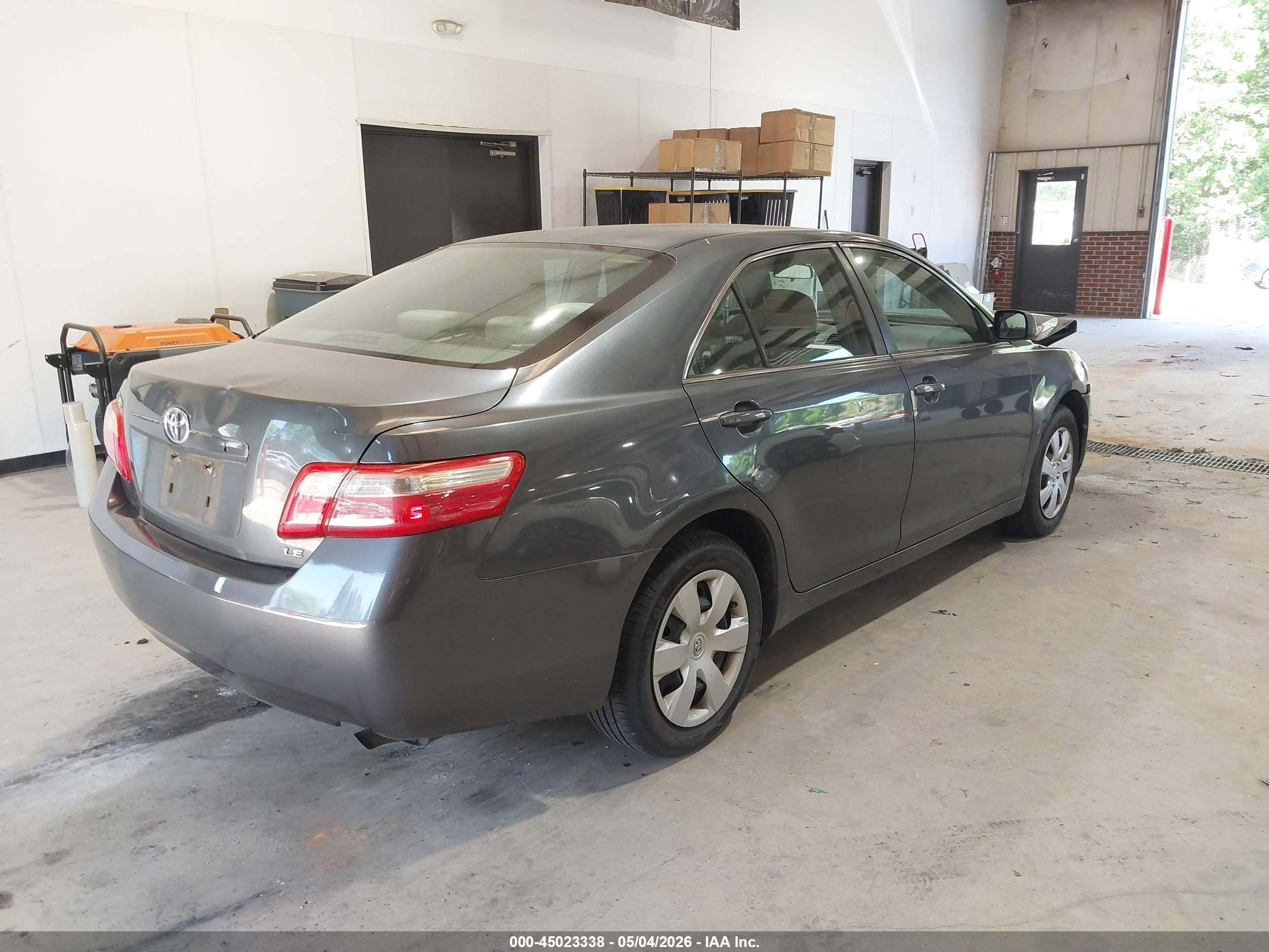 2009 Toyota Camry Le Gray vin: 4T1BE46K09U820428