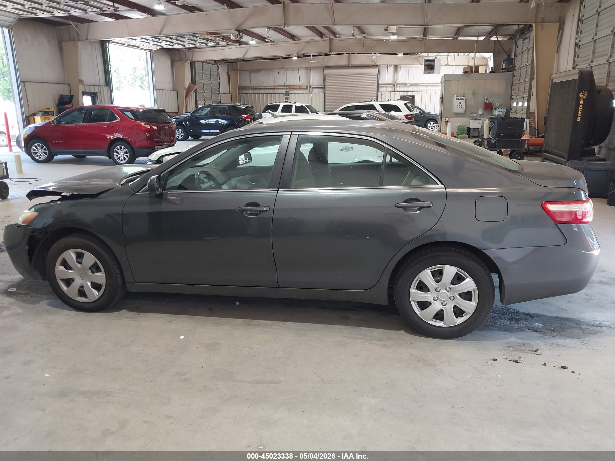 2009 Toyota Camry Le Gray vin: 4T1BE46K09U820428