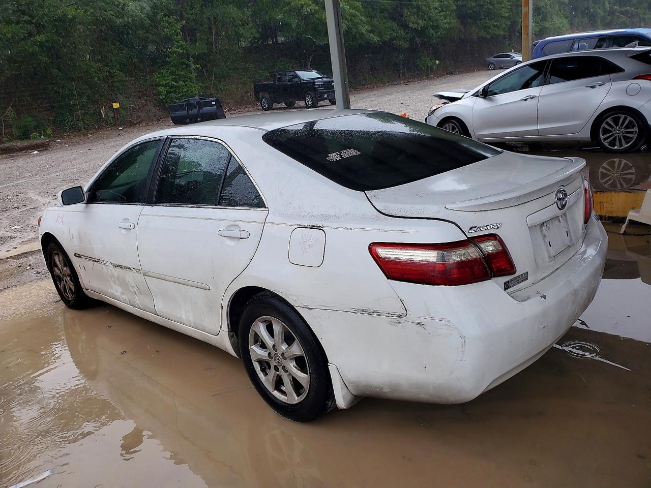 2009 Toyota Camry Le White vin: 4T1BE46K09U821756