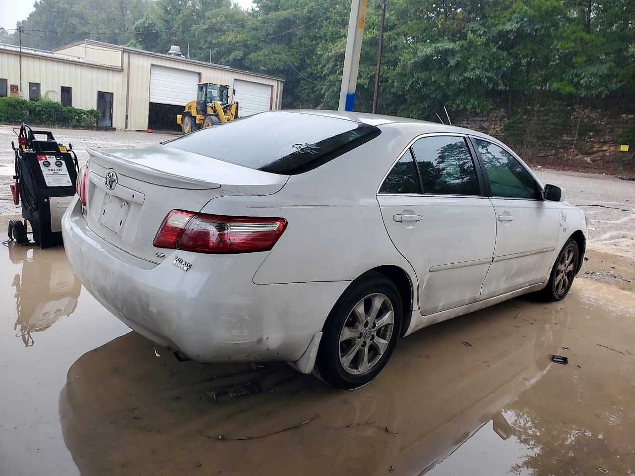 2009 Toyota Camry Le White vin: 4T1BE46K09U821756