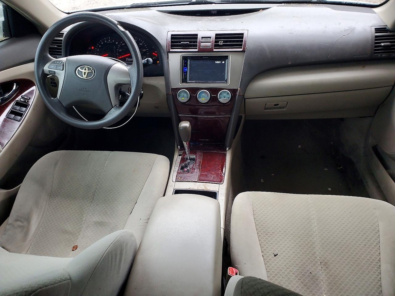 2009 Toyota Camry Le White vin: 4T1BE46K09U821756