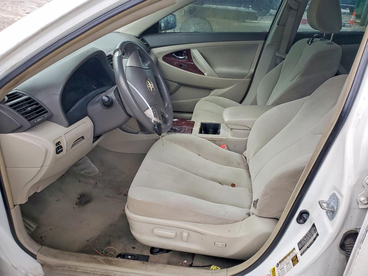 2009 Toyota Camry Le White vin: 4T1BE46K09U821756