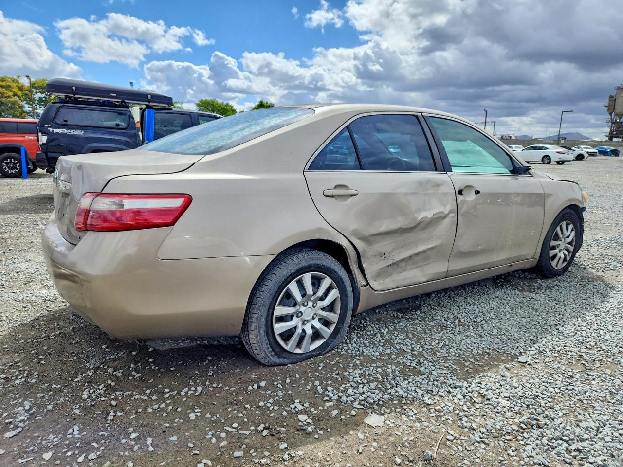 2009 Toyota Camry Le Gold vin: 4T1BE46K09U826746