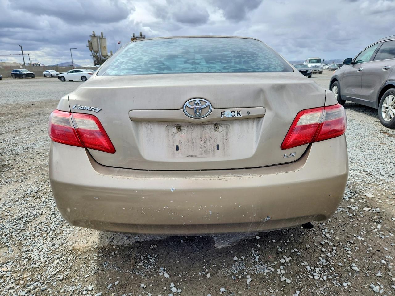 2009 Toyota Camry Le Gold vin: 4T1BE46K09U826746