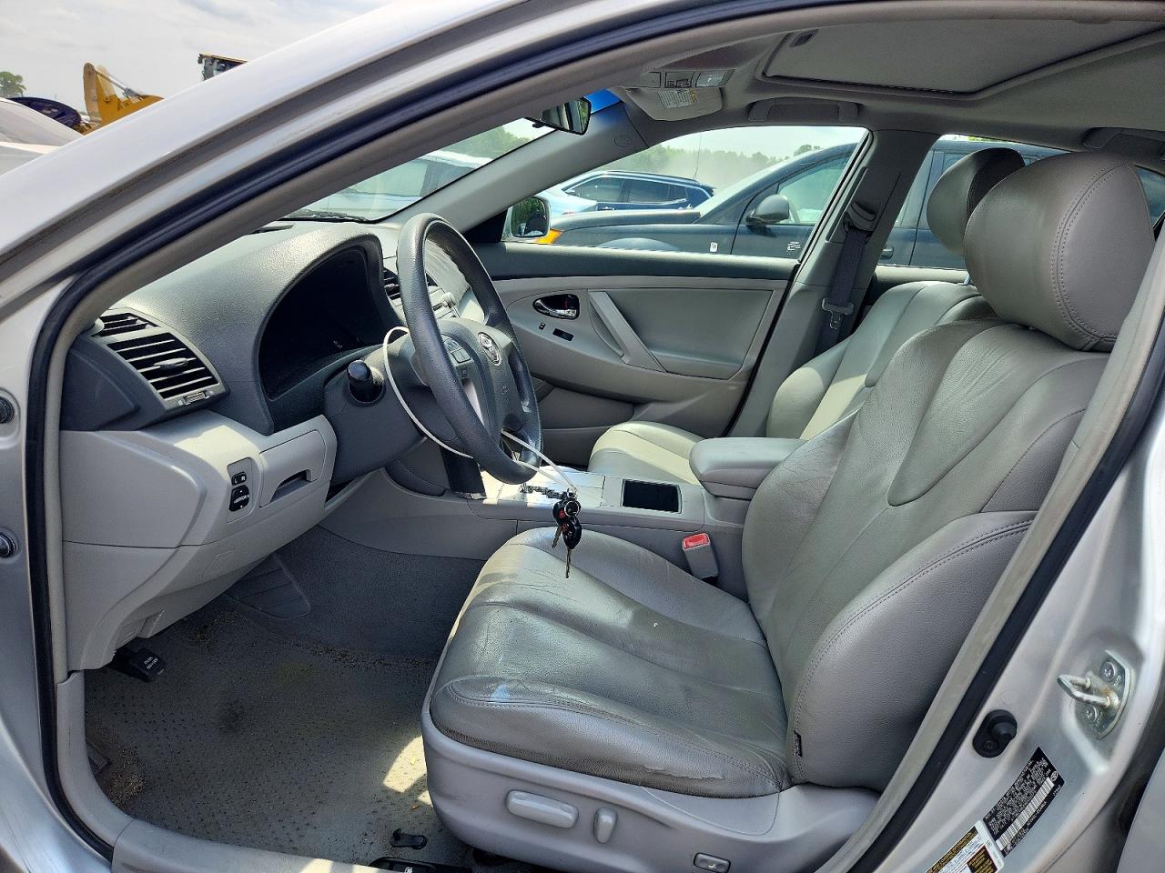 2009 Toyota Camry Le Silver vin: 4T1BE46K09U829274