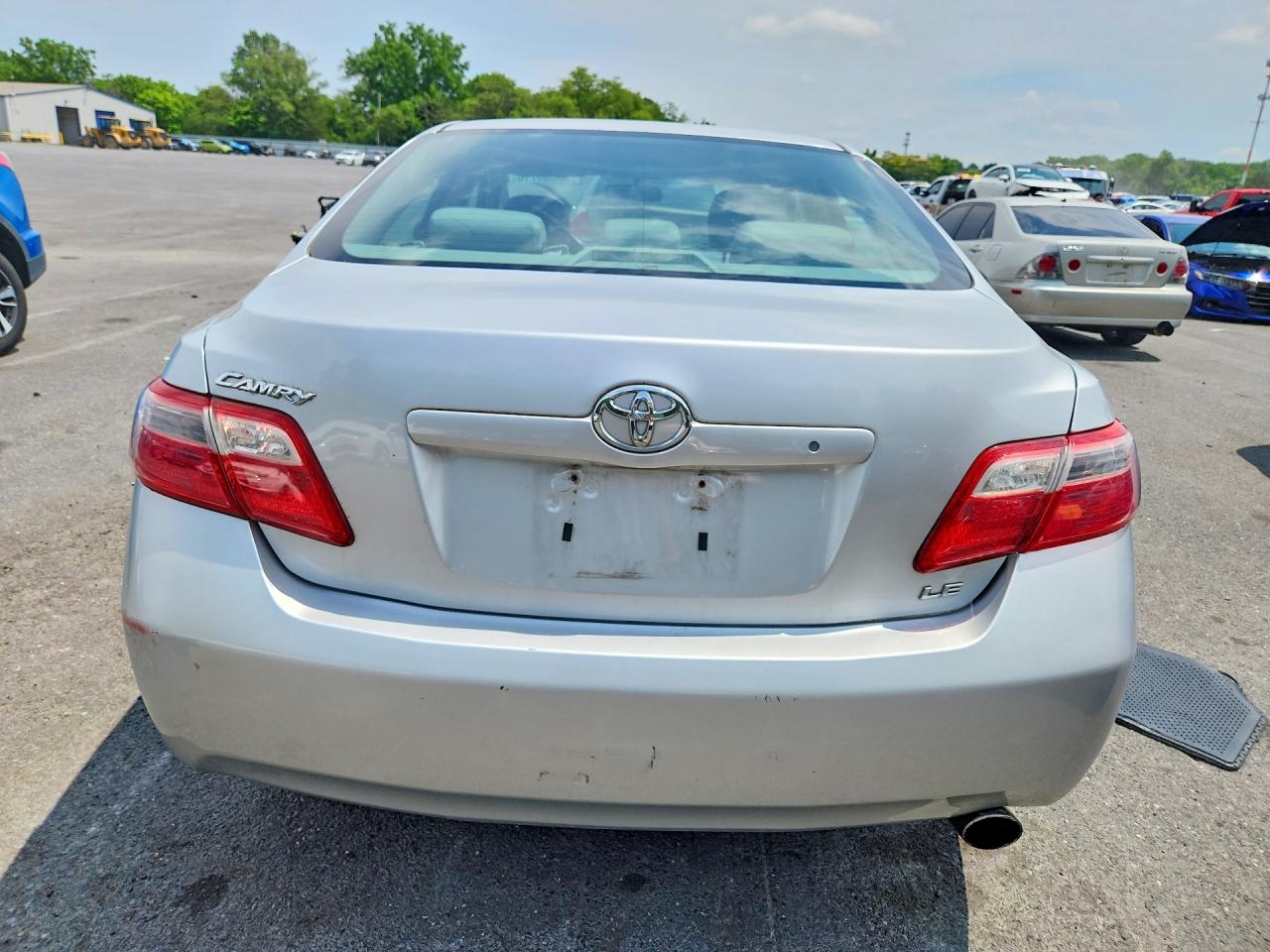 2009 Toyota Camry Le Silver vin: 4T1BE46K09U829274