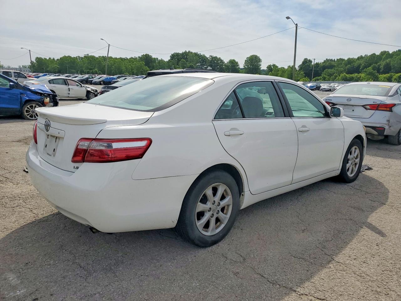 2009 Toyota Camry Le White vin: 4T1BE46K09U838329