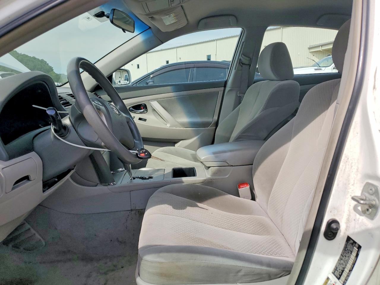 2009 Toyota Camry Le White vin: 4T1BE46K09U838329