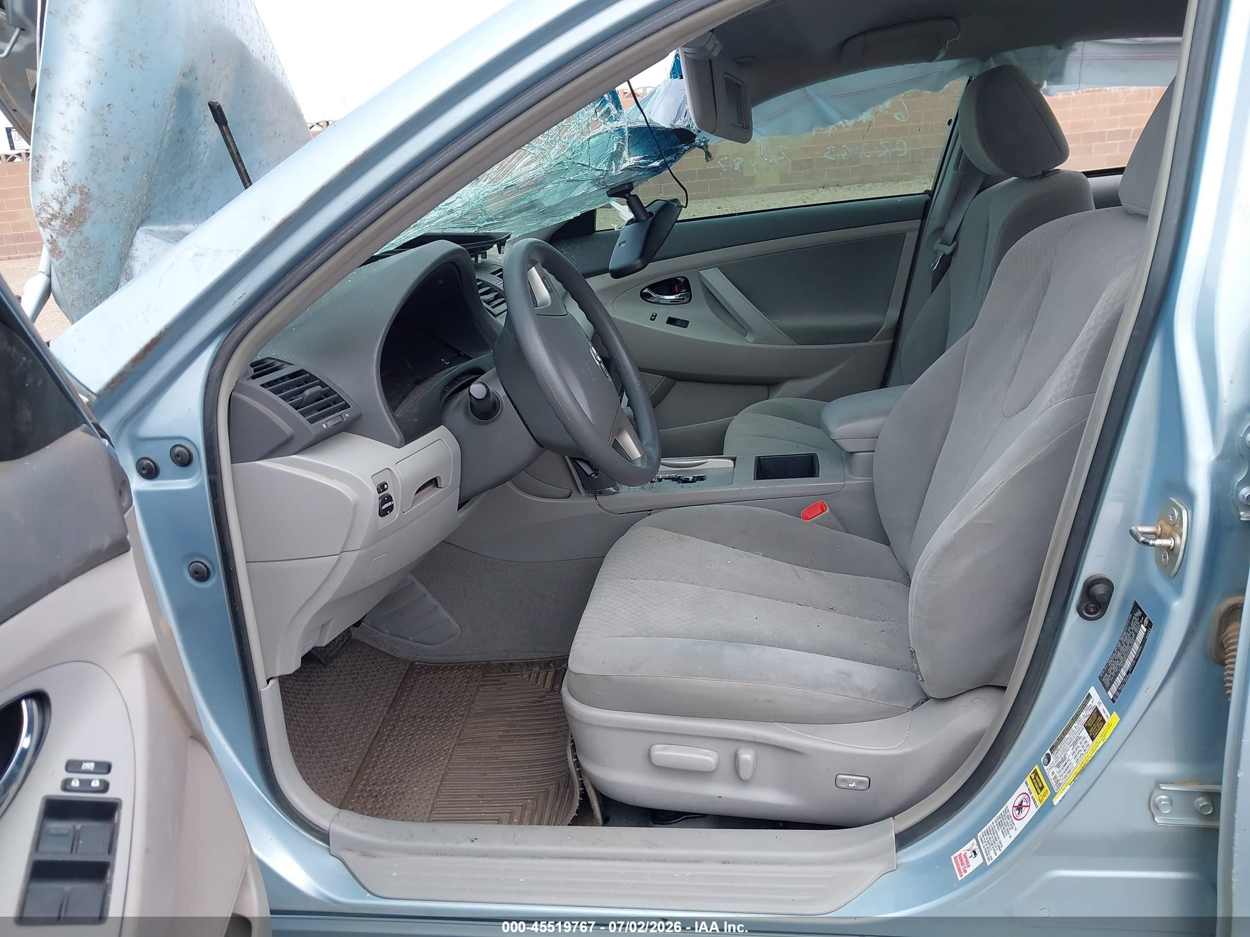 2009 Toyota Camry Le Blue vin: 4T1BE46K09U850352