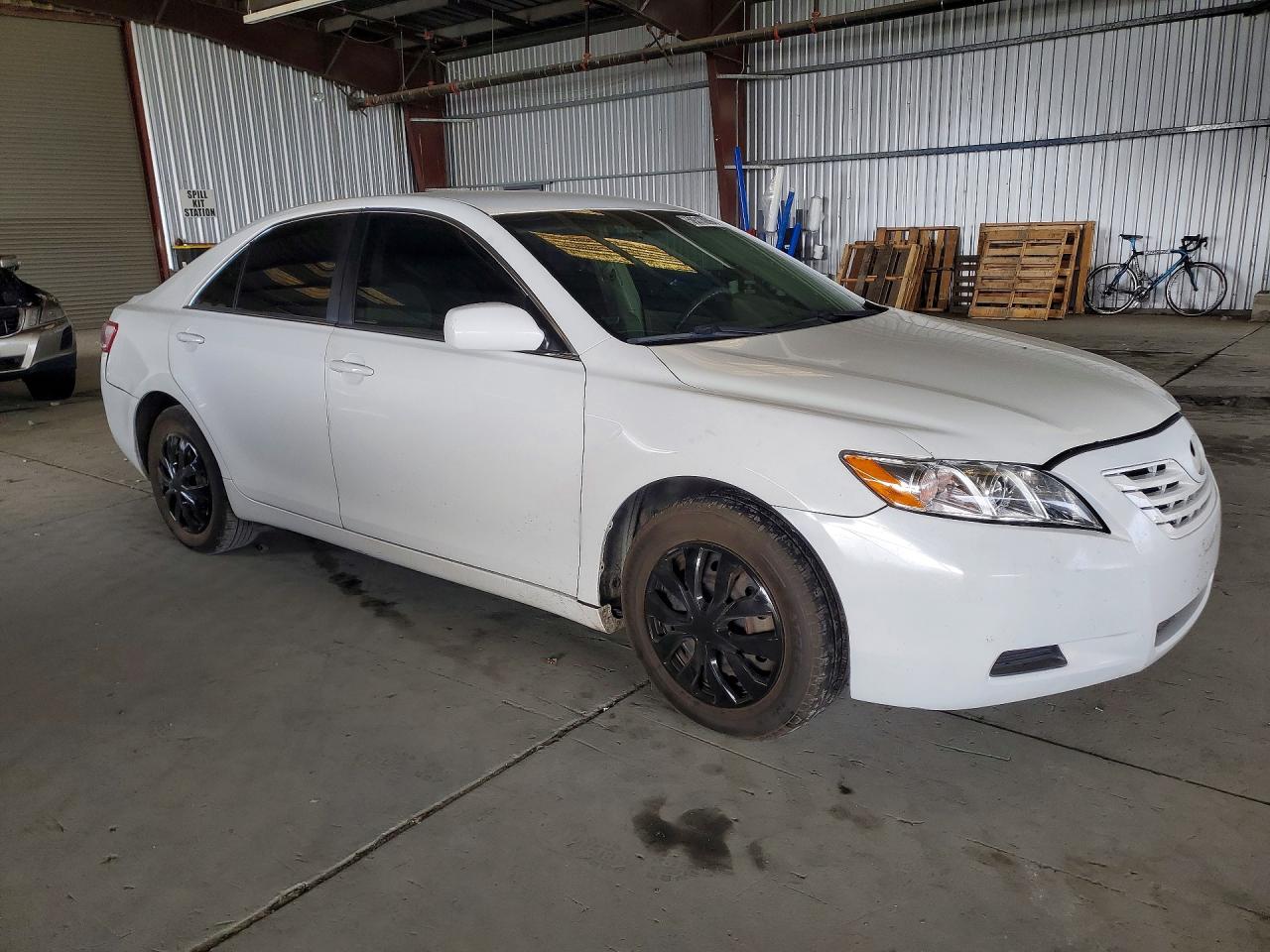 2009 Toyota Camry Le White vin: 4T1BE46K09U853932