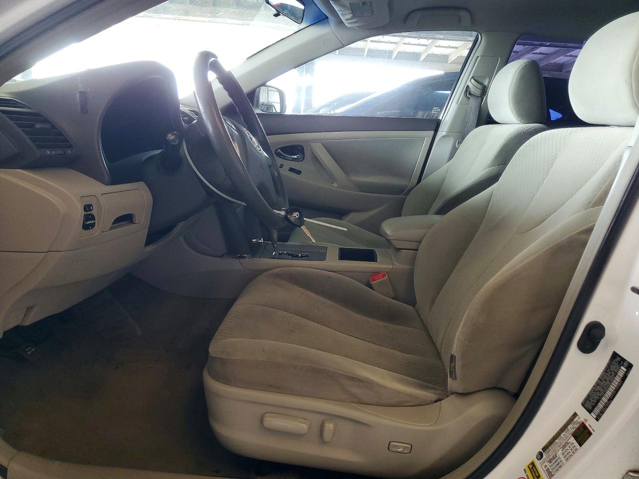 2009 Toyota Camry Le White vin: 4T1BE46K09U853932