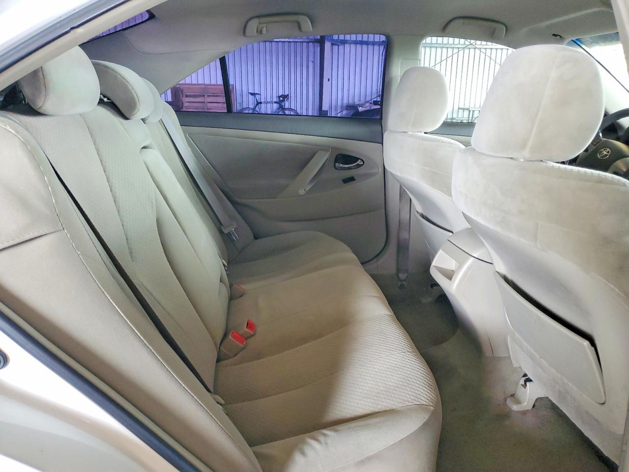 2009 Toyota Camry Le White vin: 4T1BE46K09U853932