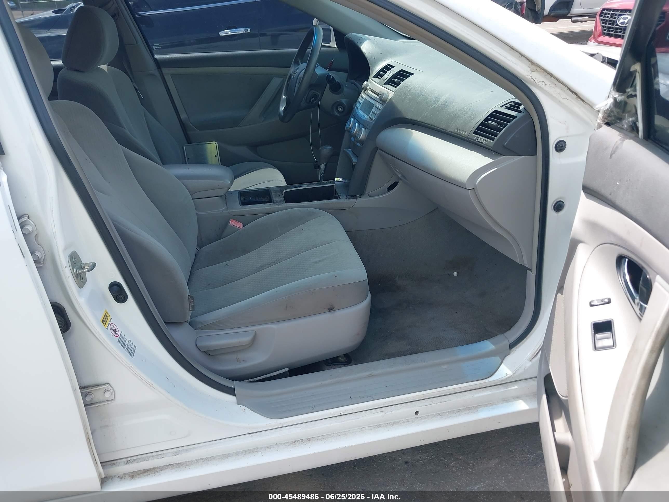 2009 Toyota Camry Le White vin: 4T1BE46K09U883870
