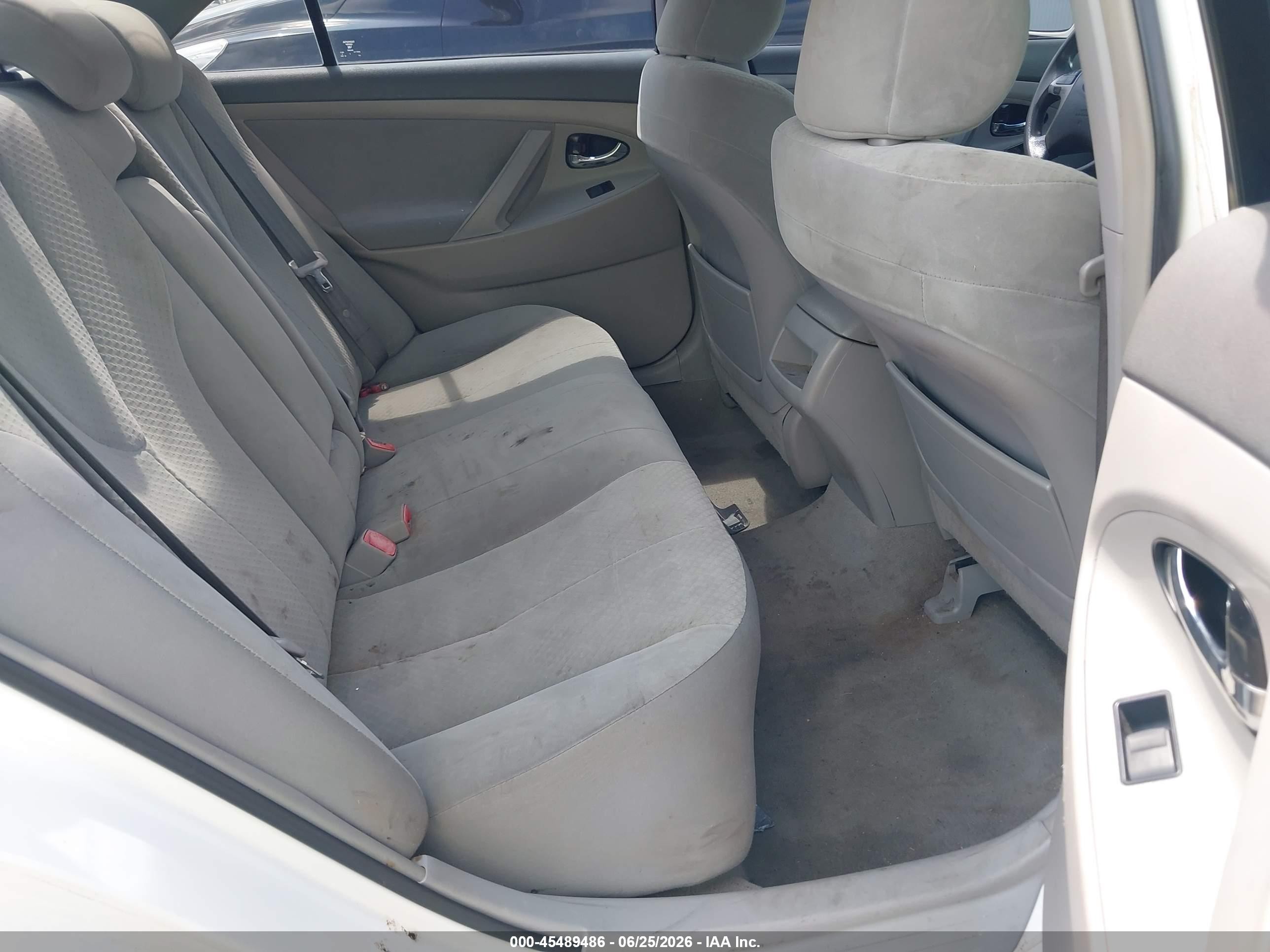 2009 Toyota Camry Le White vin: 4T1BE46K09U883870