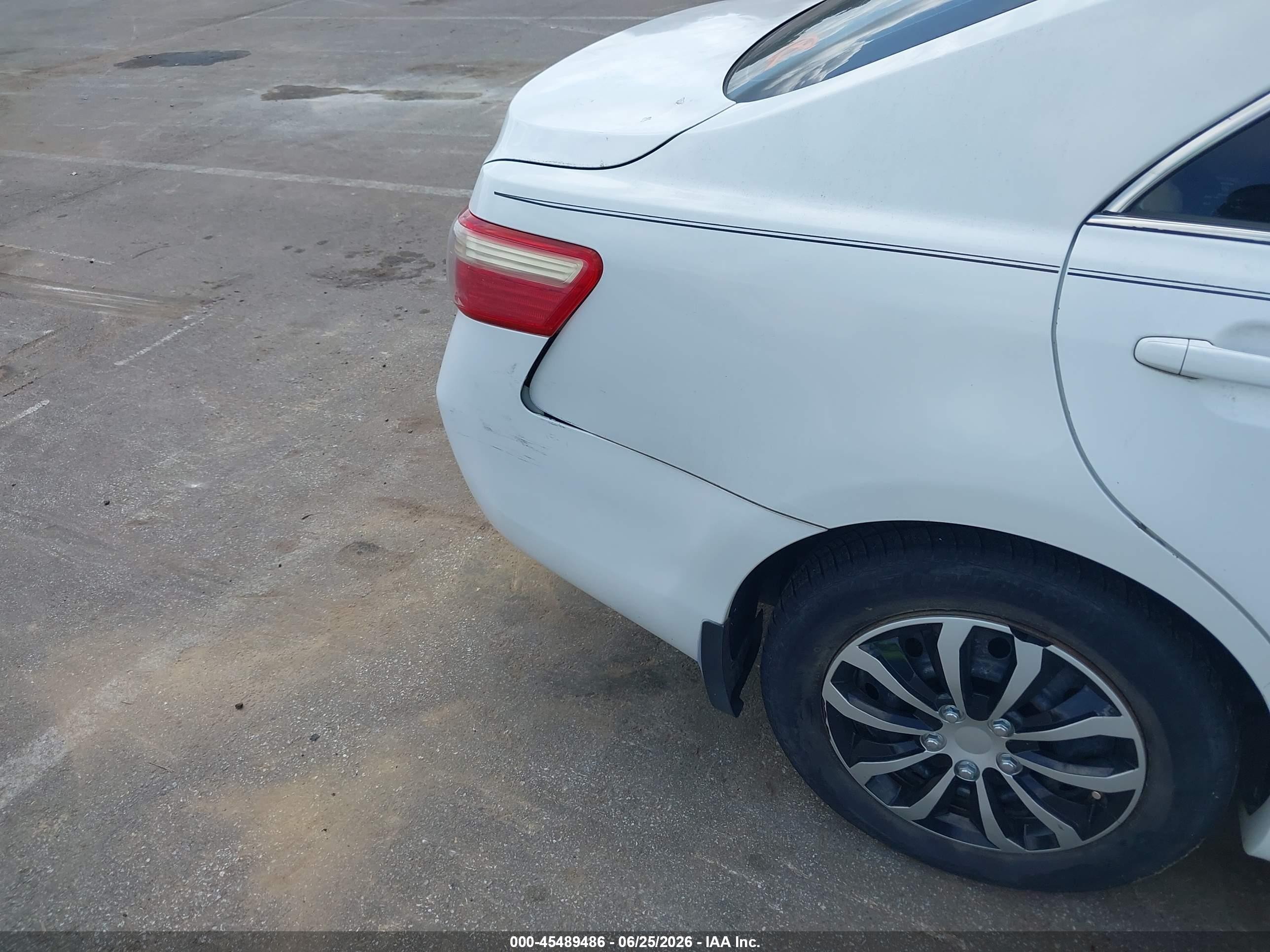 2009 Toyota Camry Le White vin: 4T1BE46K09U883870