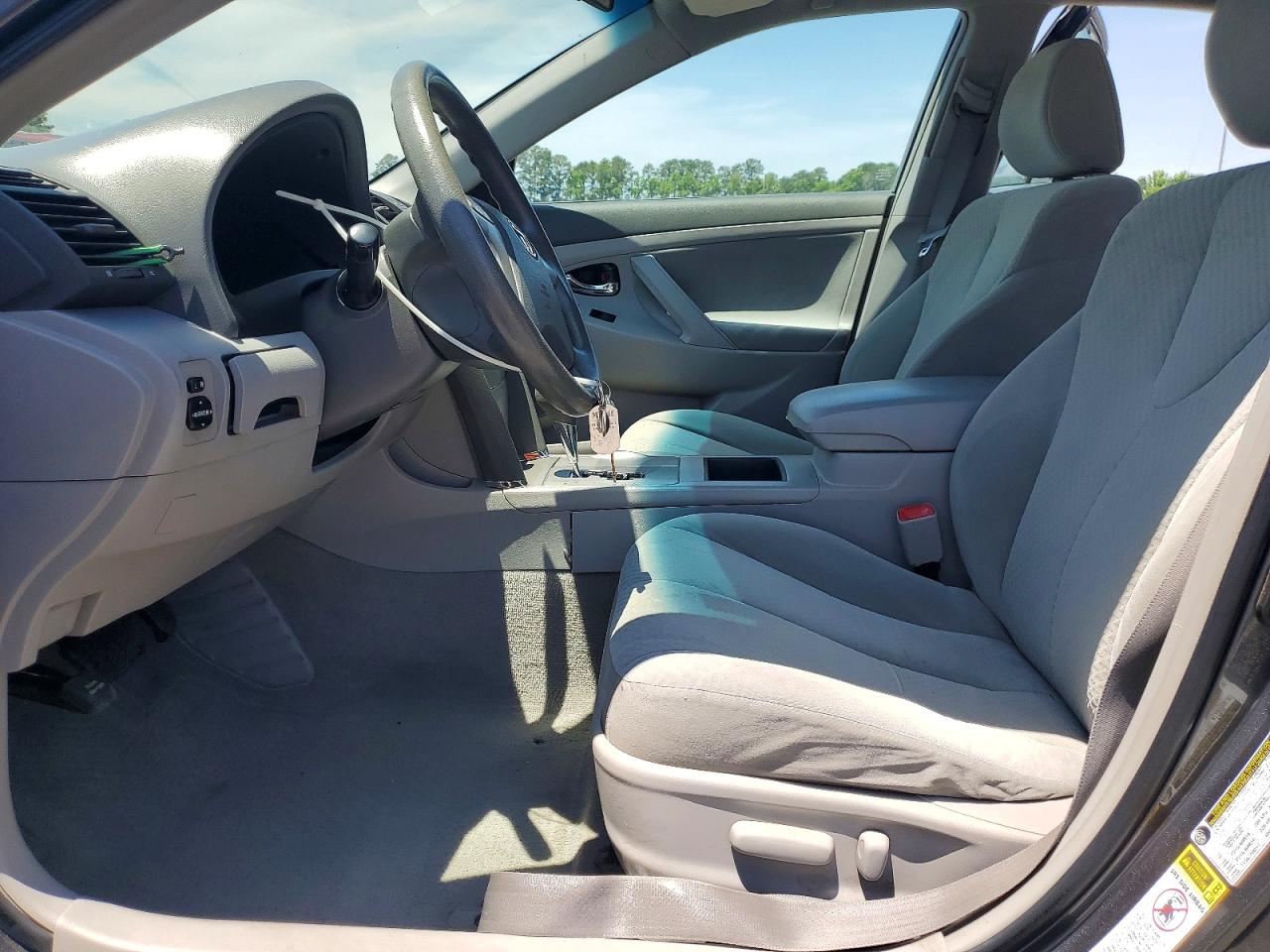 2009 Toyota Camry Le Gray vin: 4T1BE46K09U884839