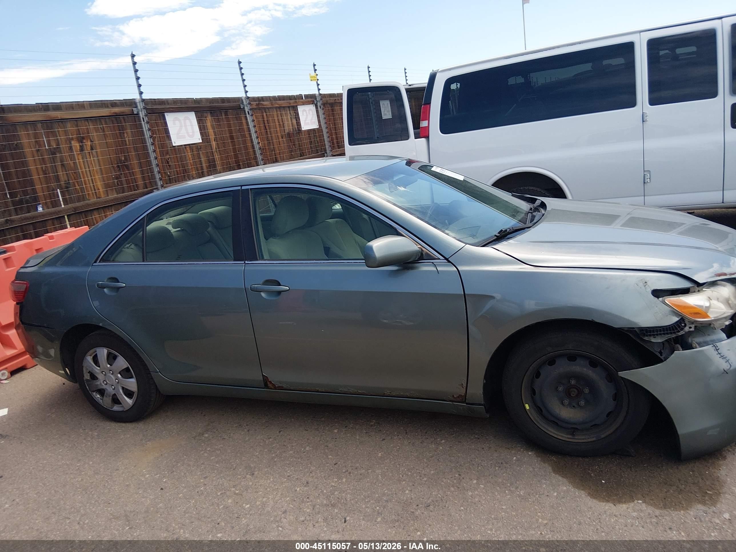 2009 Toyota Camry Le Green vin: 4T1BE46K09U887353