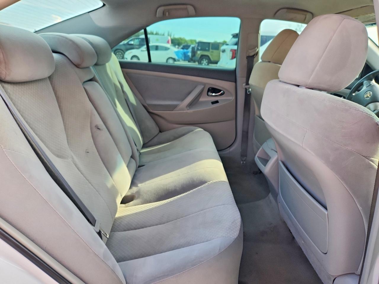 2009 Toyota Camry Le Белый vin: 4T1BE46K09U893850