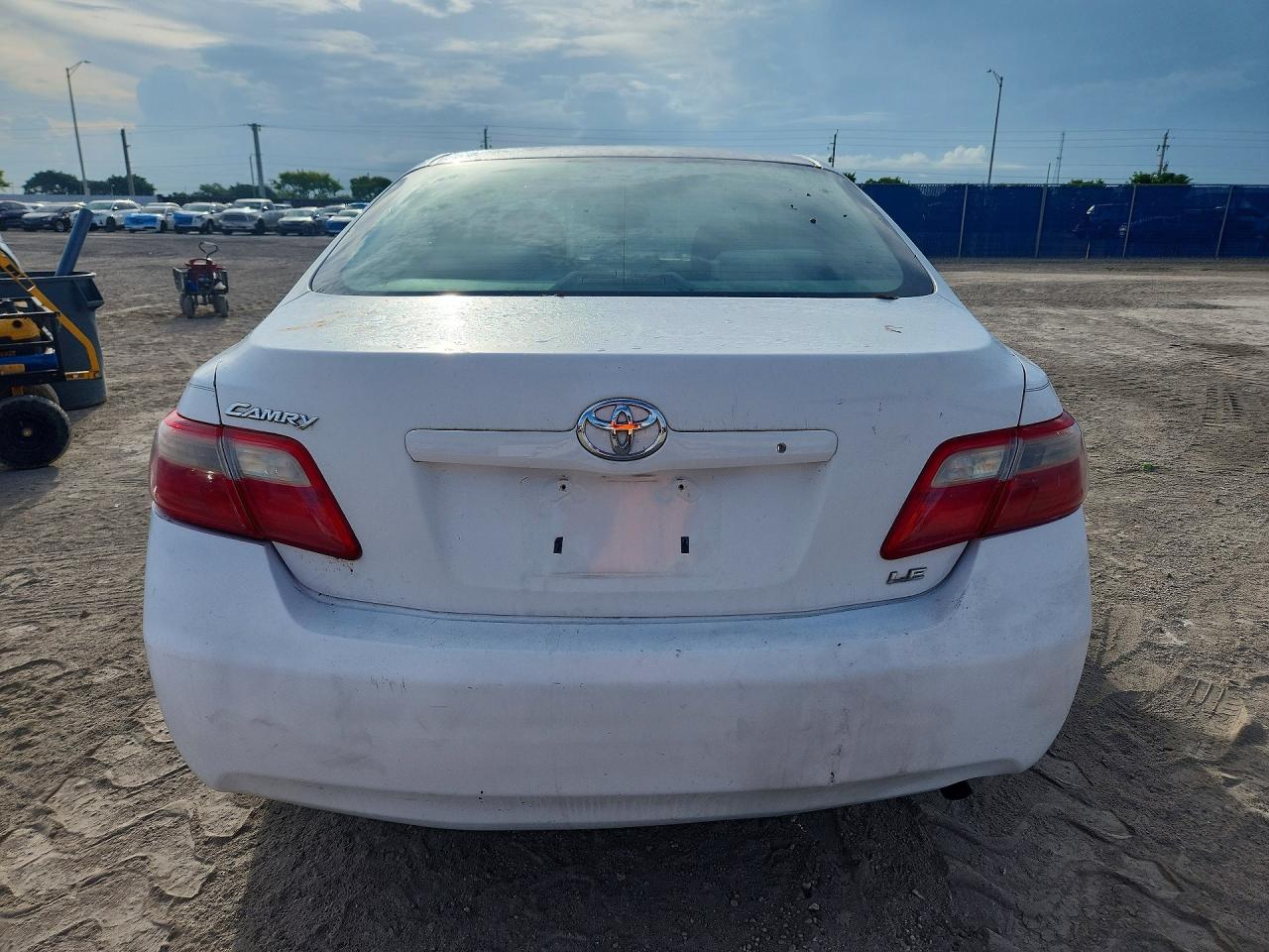 2009 Toyota Camry Le Белый vin: 4T1BE46K09U893850