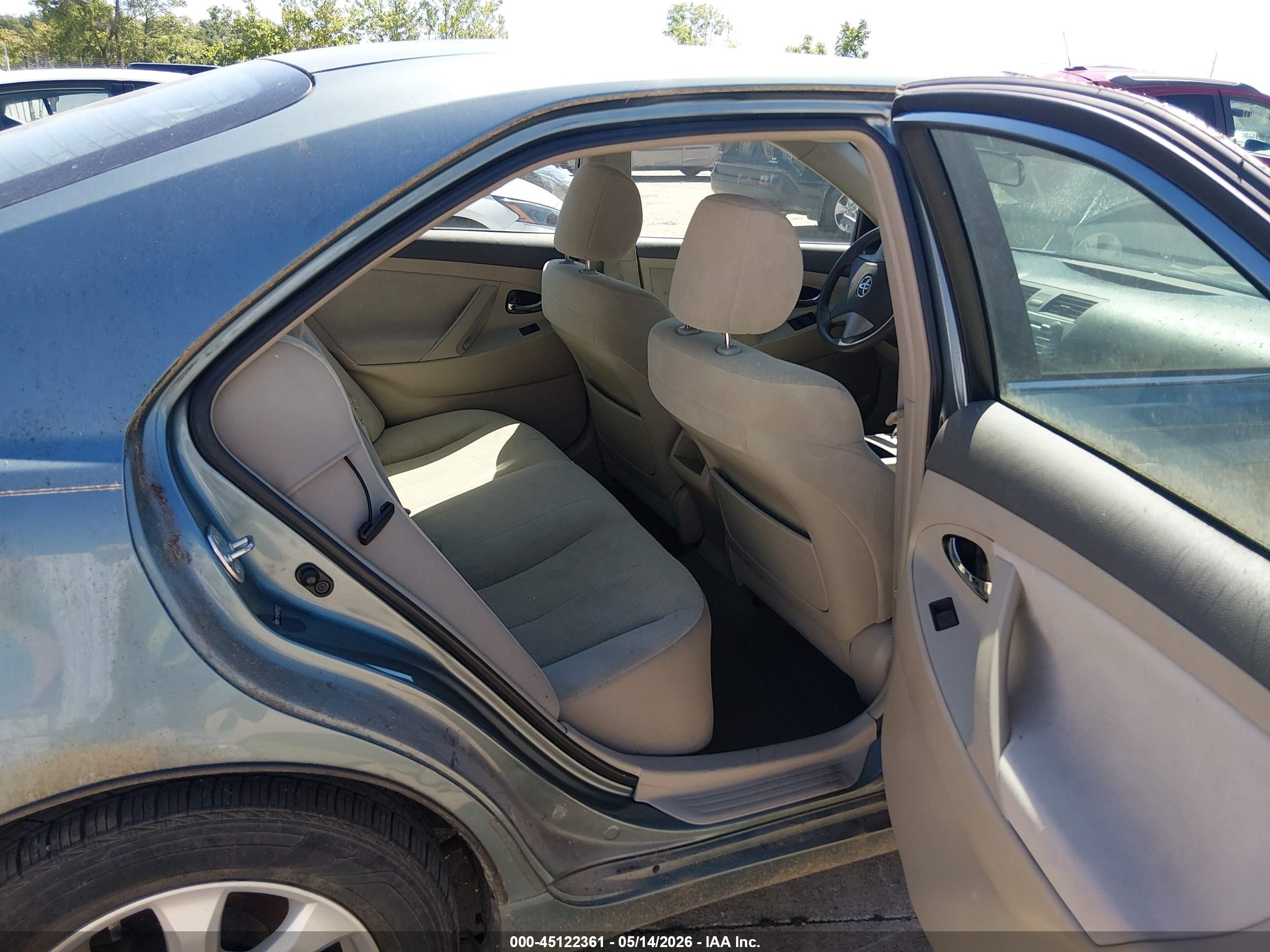 2009 Toyota Camry Le Gray vin: 4T1BE46K09U895131