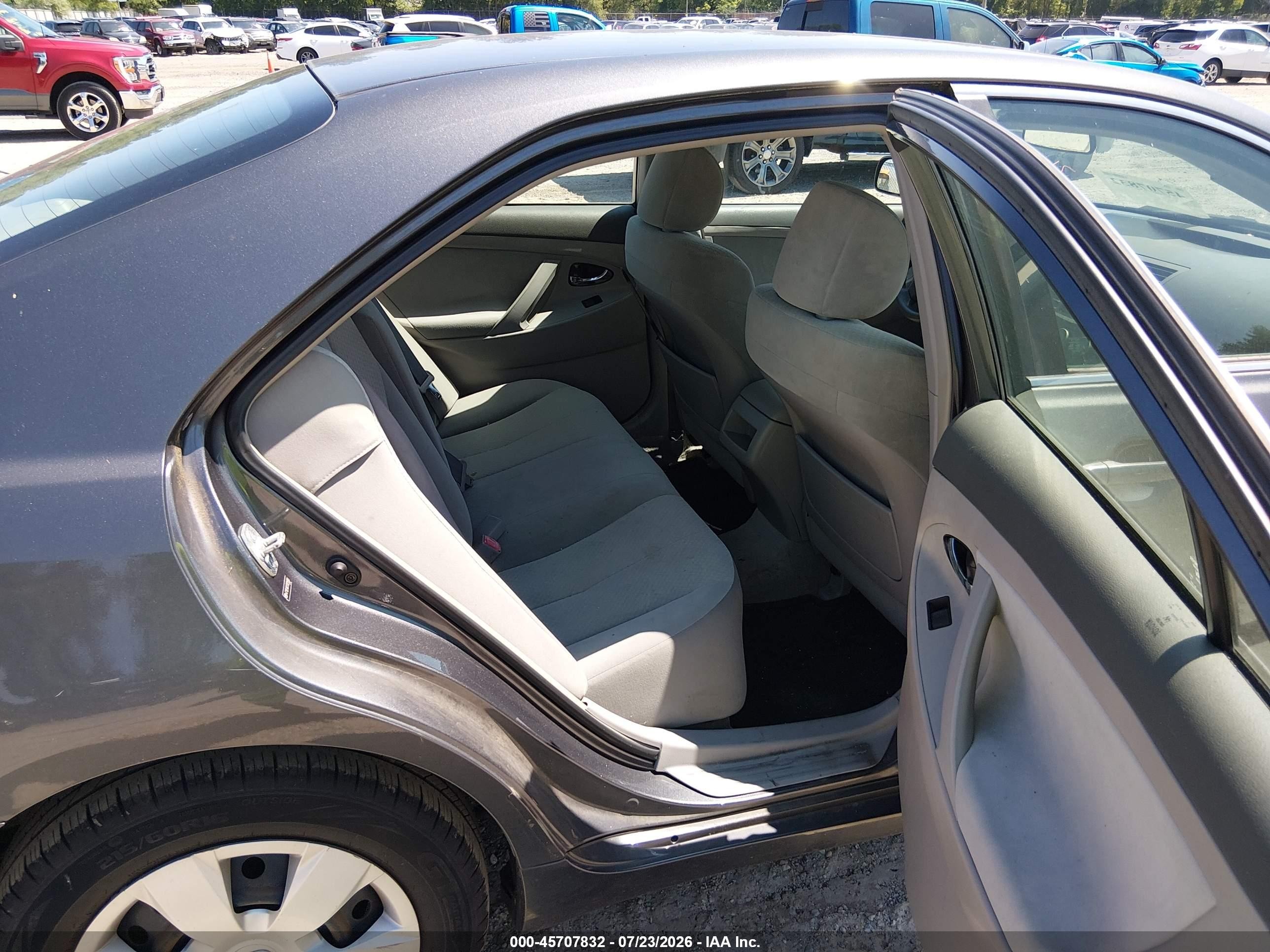 2007 Toyota Camry Le Серый vin: 4T1BE46K17U014983