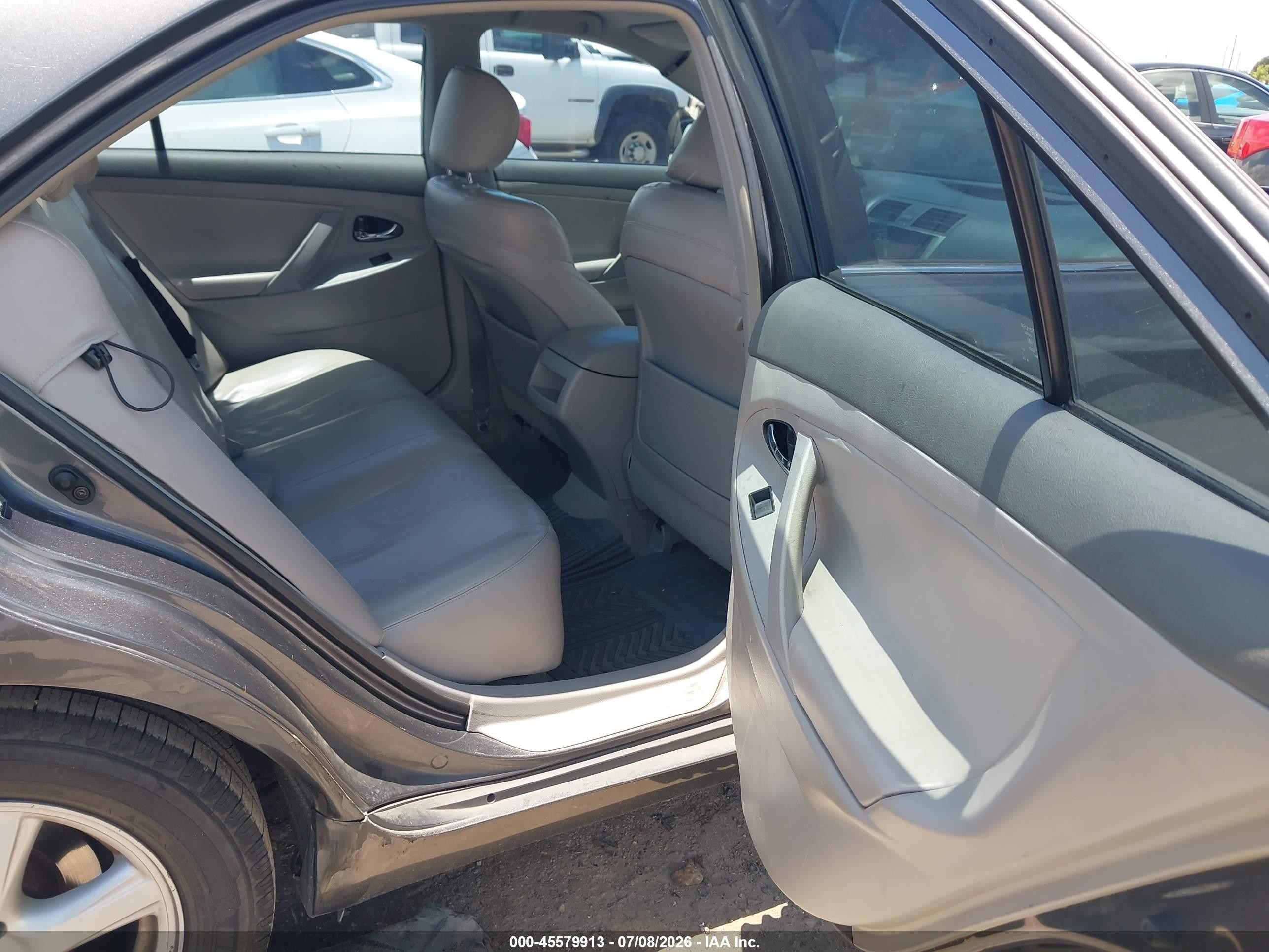 2007 Toyota Camry Le Серый vin: 4T1BE46K17U015437