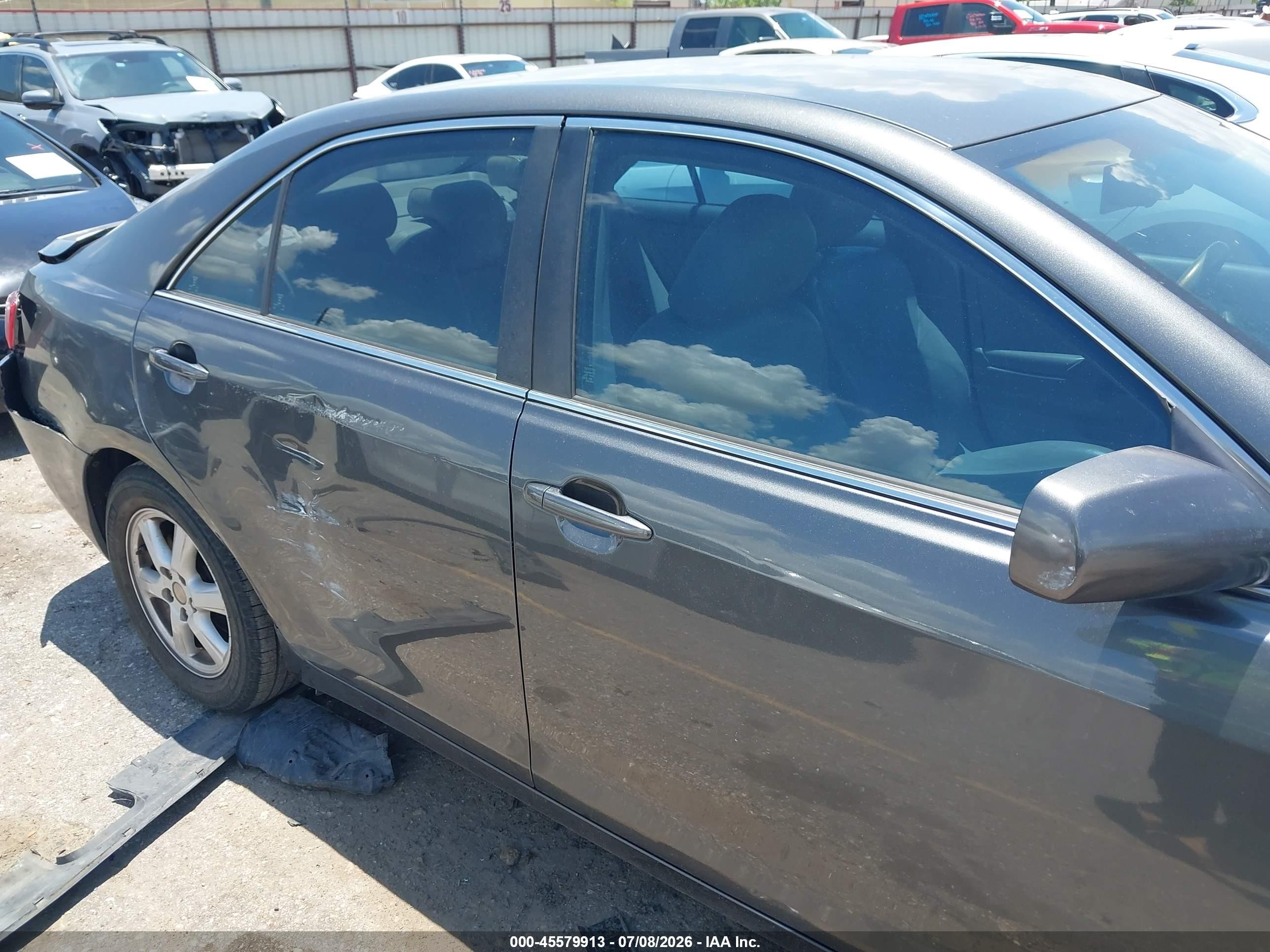 2007 Toyota Camry Le Серый vin: 4T1BE46K17U015437
