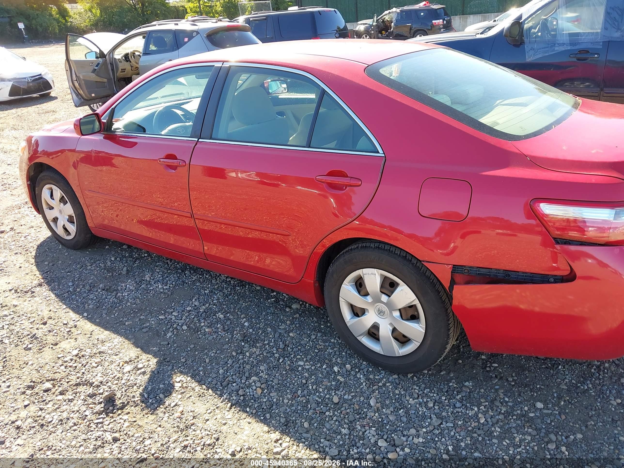 2007 Toyota Camry Le Red vin: 4T1BE46K17U049006