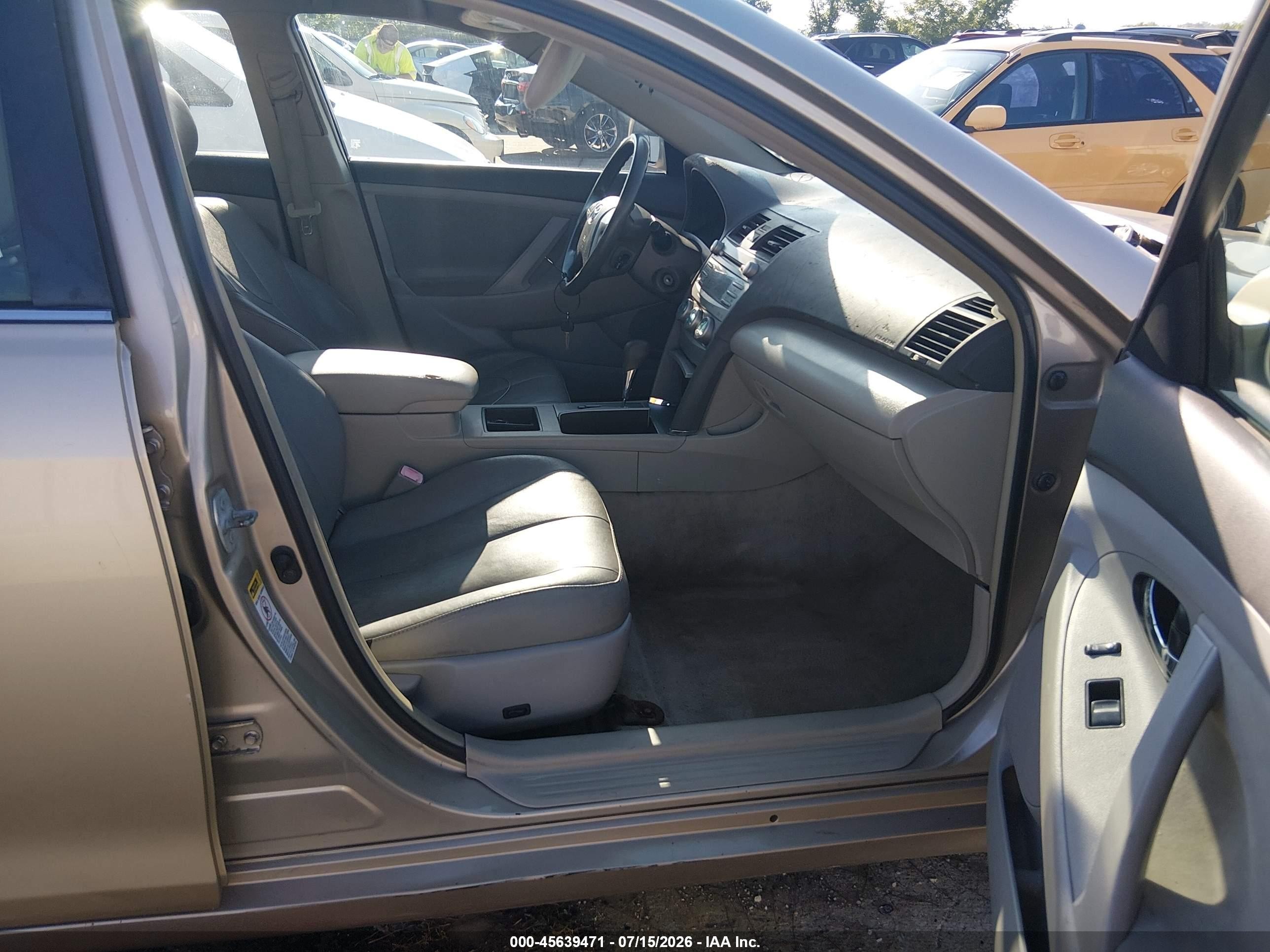 2007 Toyota Camry Le Champagne vin: 4T1BE46K17U068428