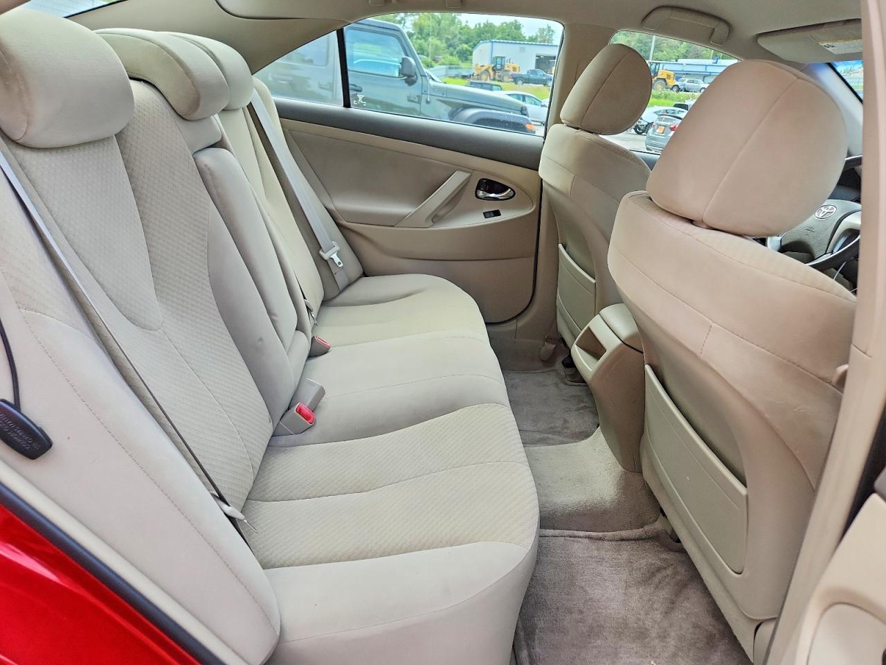 2007 Toyota Camry Le Red vin: 4T1BE46K17U093149
