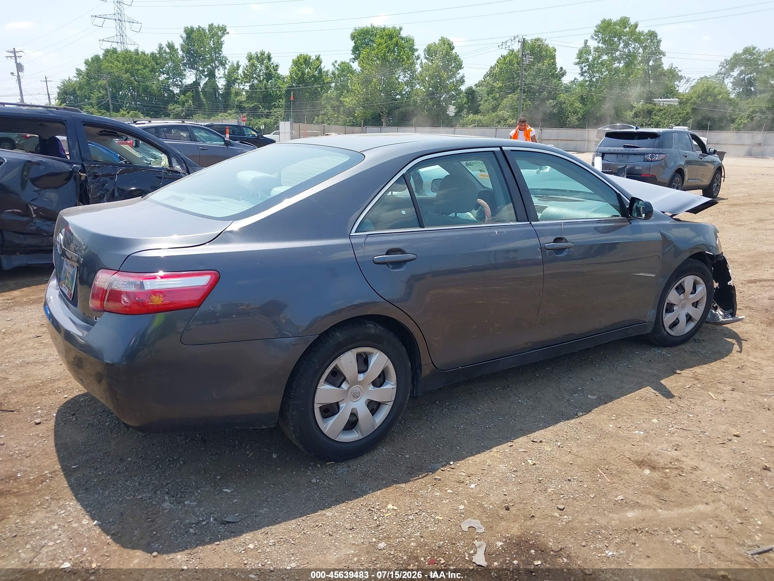 2007 Toyota Camry Le Gray vin: 4T1BE46K17U114579