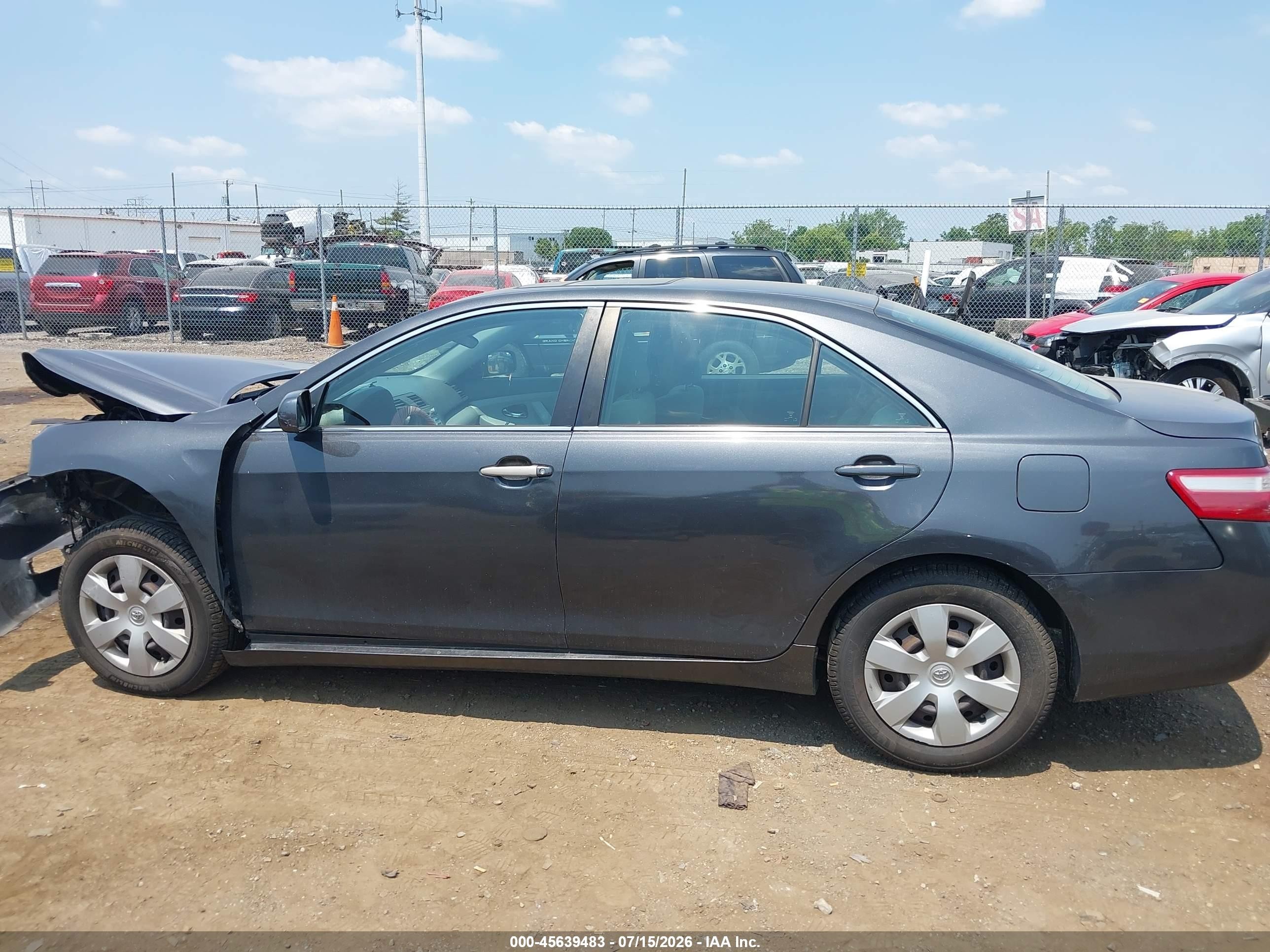 2007 Toyota Camry Le Gray vin: 4T1BE46K17U114579