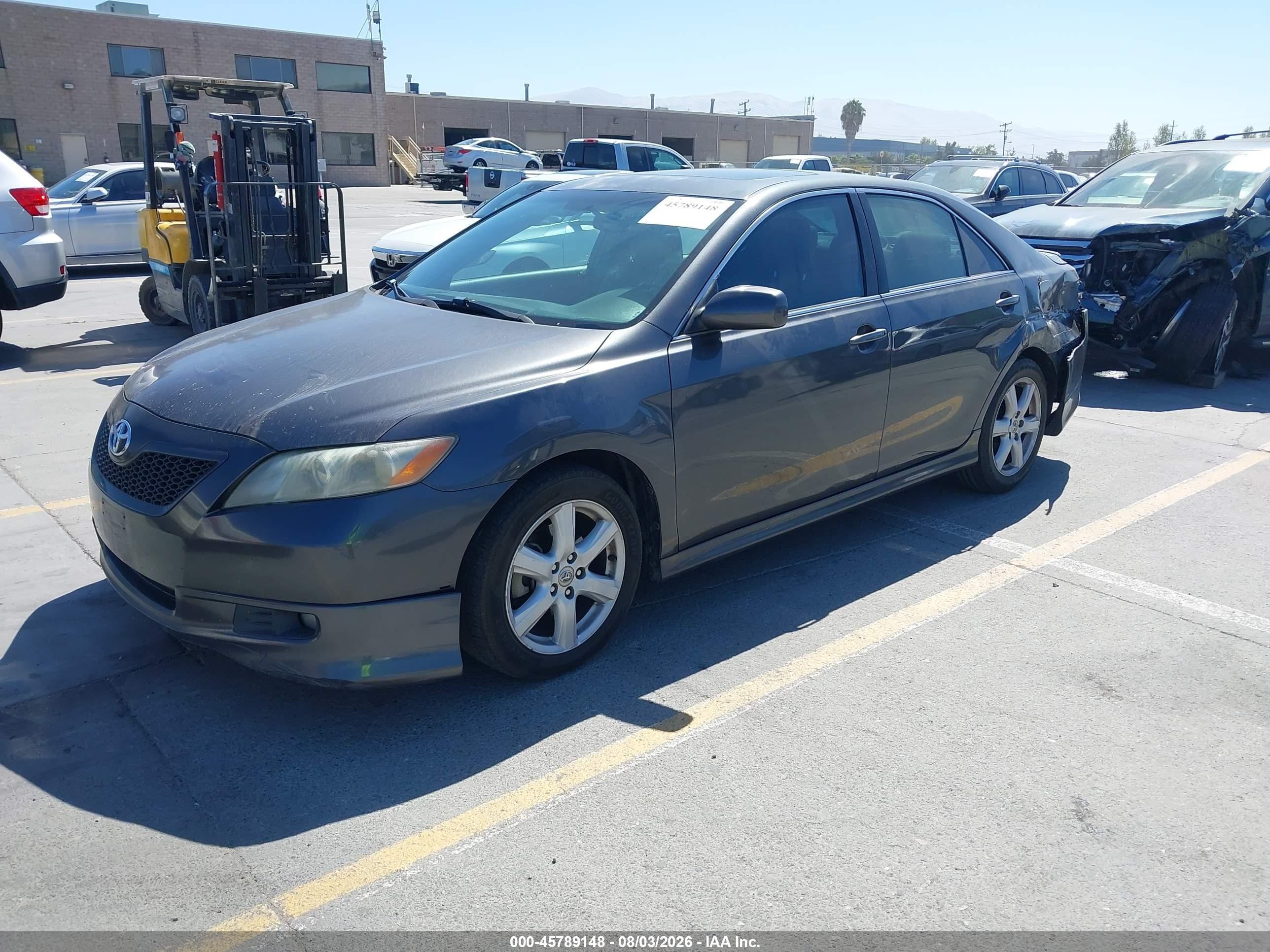 2007 Toyota Camry Se Серый vin: 4T1BE46K17U188844