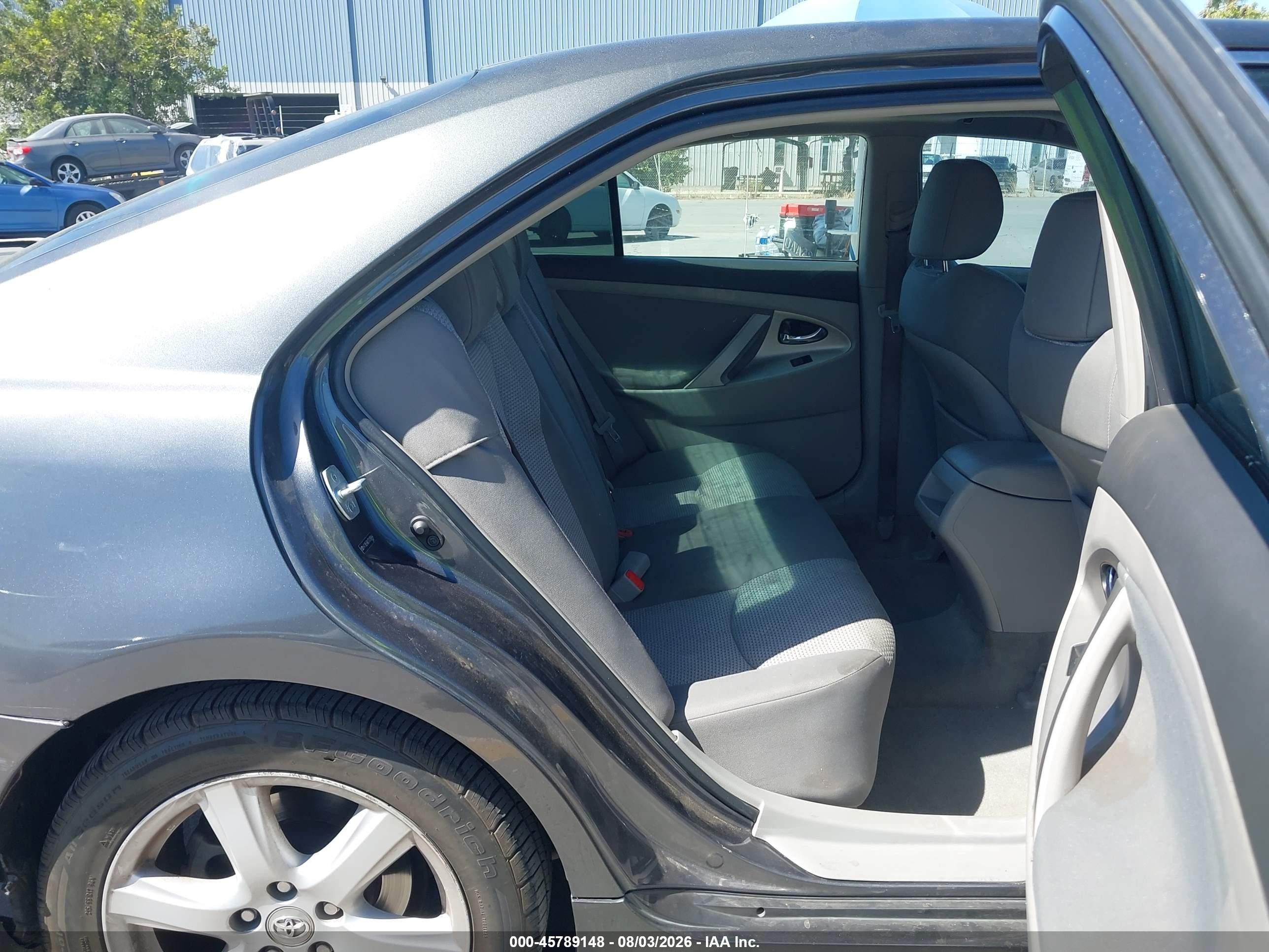 2007 Toyota Camry Se Серый vin: 4T1BE46K17U188844