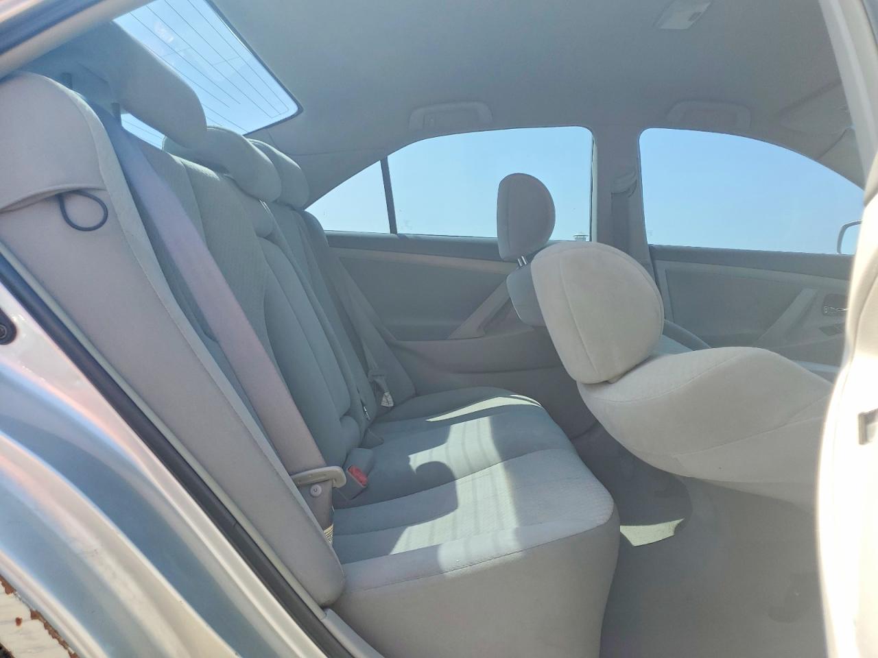 2007 Toyota Camry Le Silver vin: 4T1BE46K17U510575