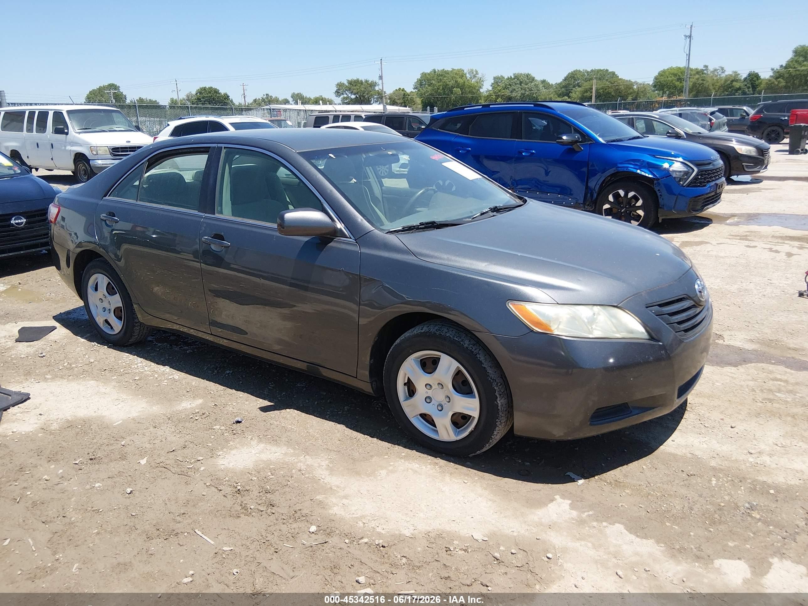2007 Toyota Camry Le Gray vin: 4T1BE46K17U548405