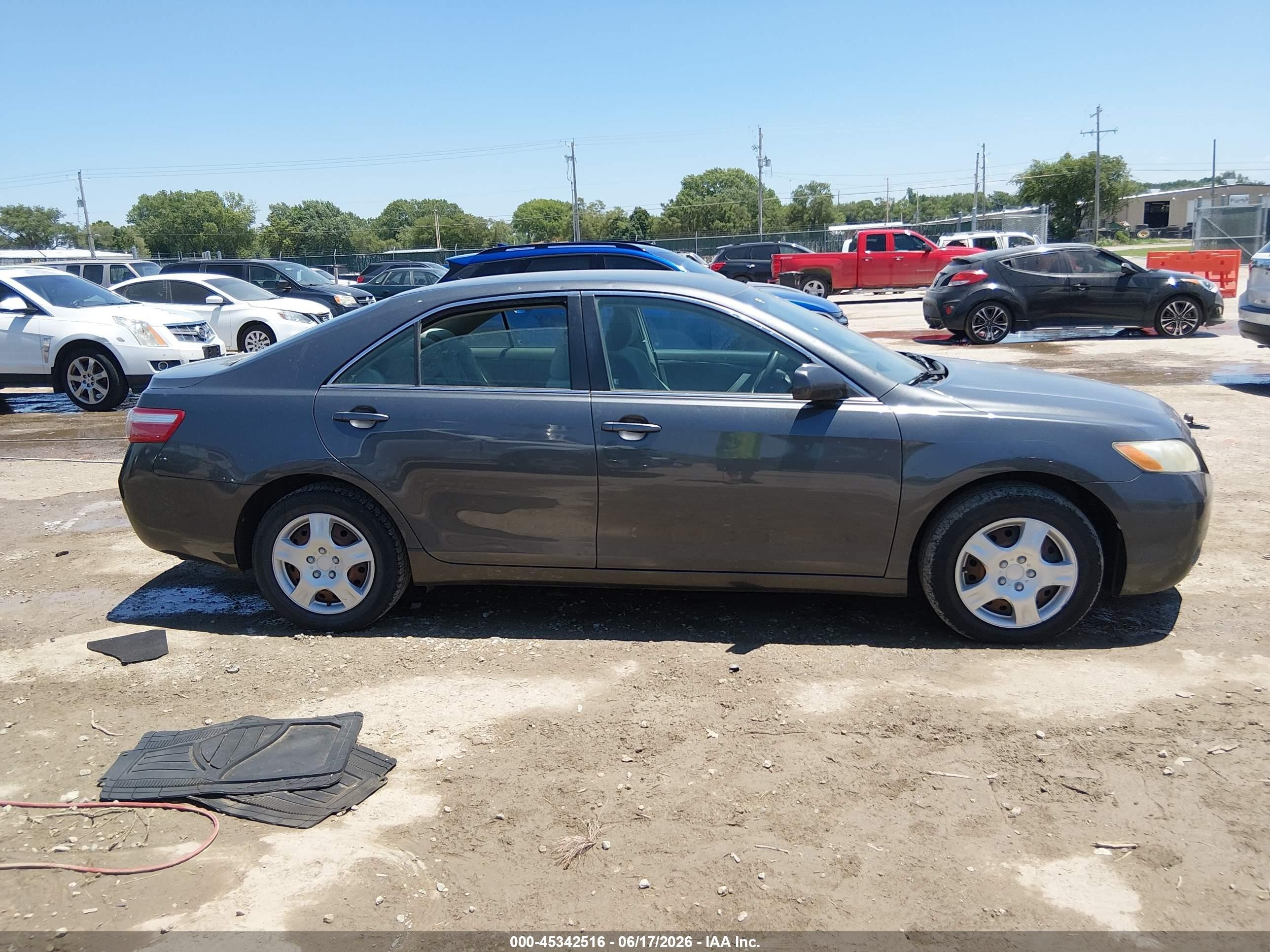 2007 Toyota Camry Le Gray vin: 4T1BE46K17U548405