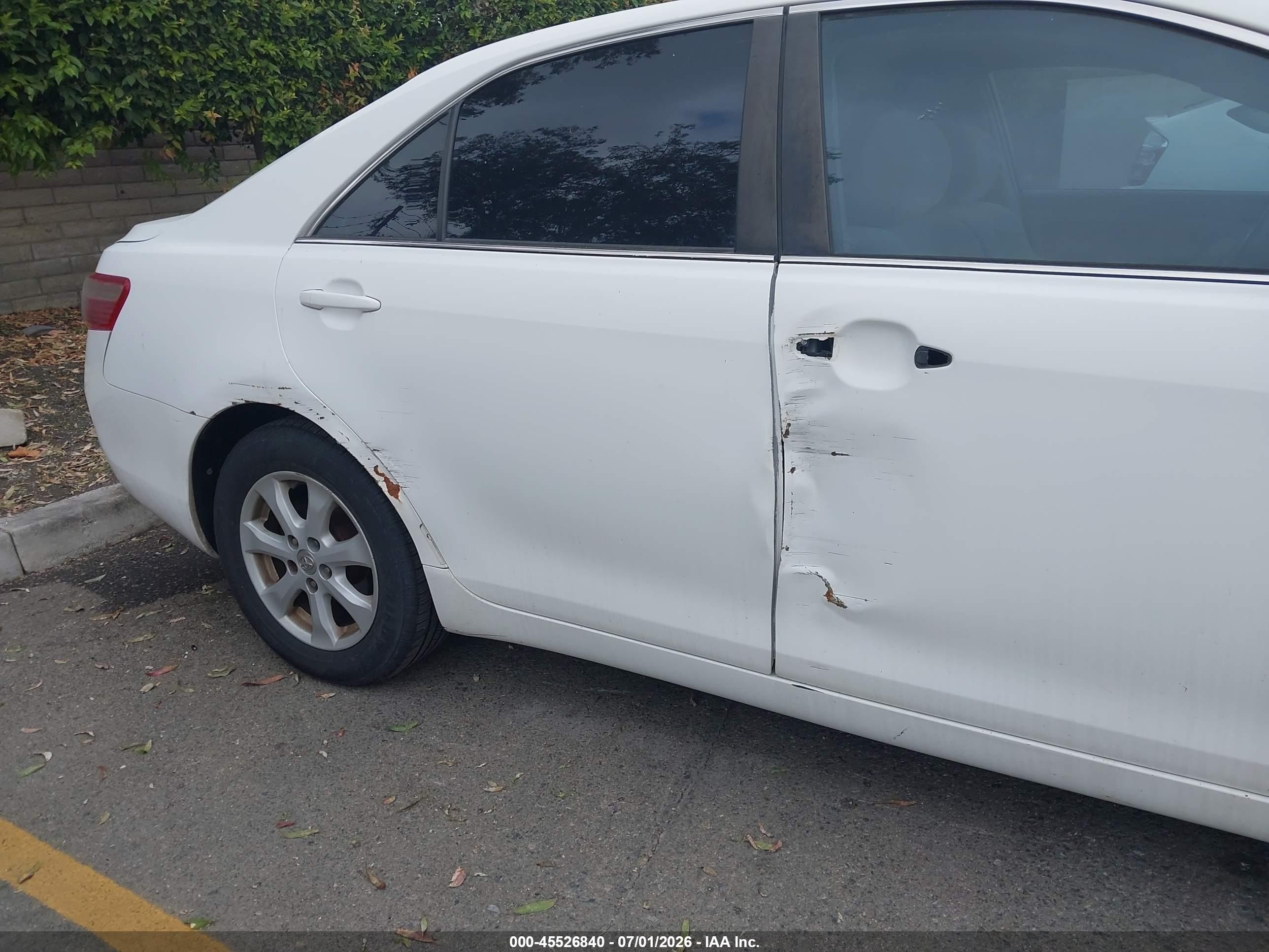 2007 Toyota Camry Le White vin: 4T1BE46K17U558335