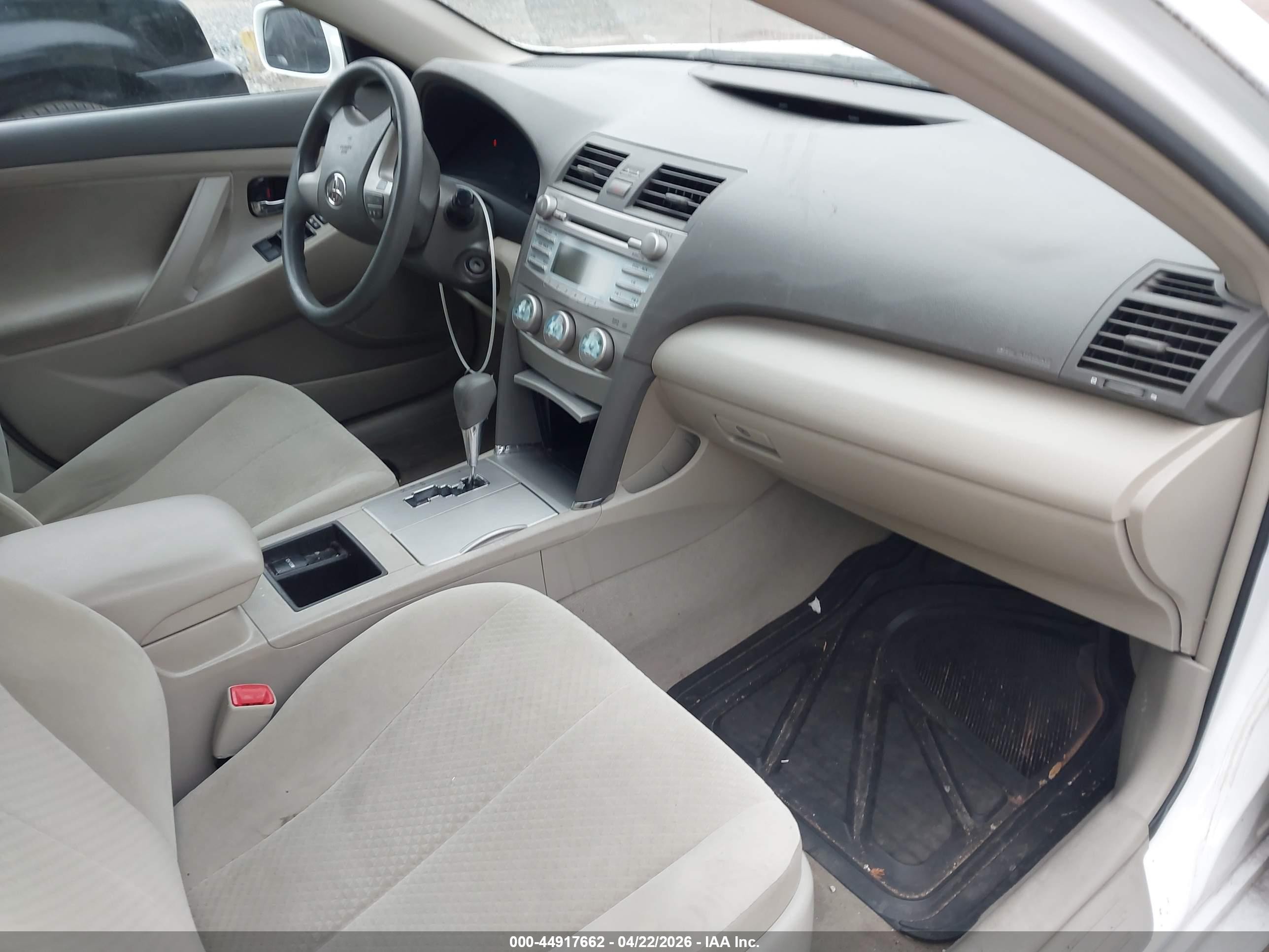 2007 Toyota Camry Le White vin: 4T1BE46K17U637648