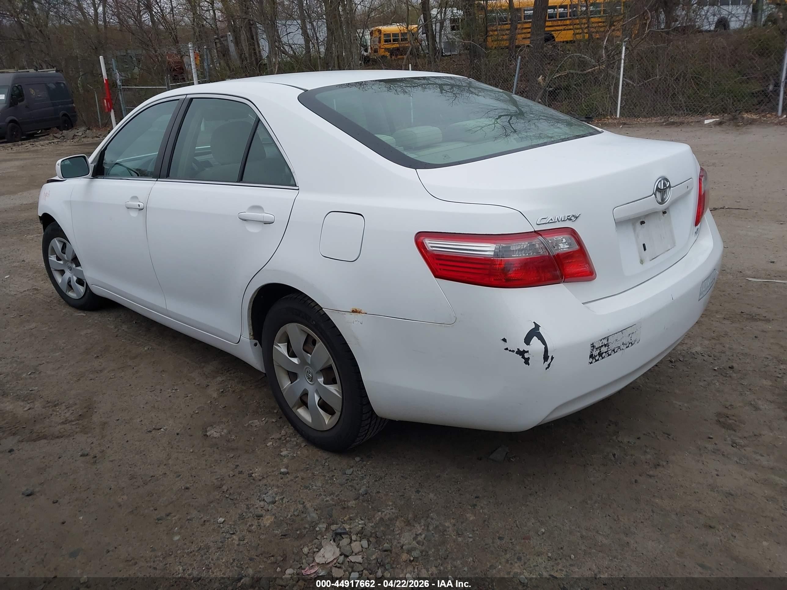 2007 Toyota Camry Le White vin: 4T1BE46K17U637648
