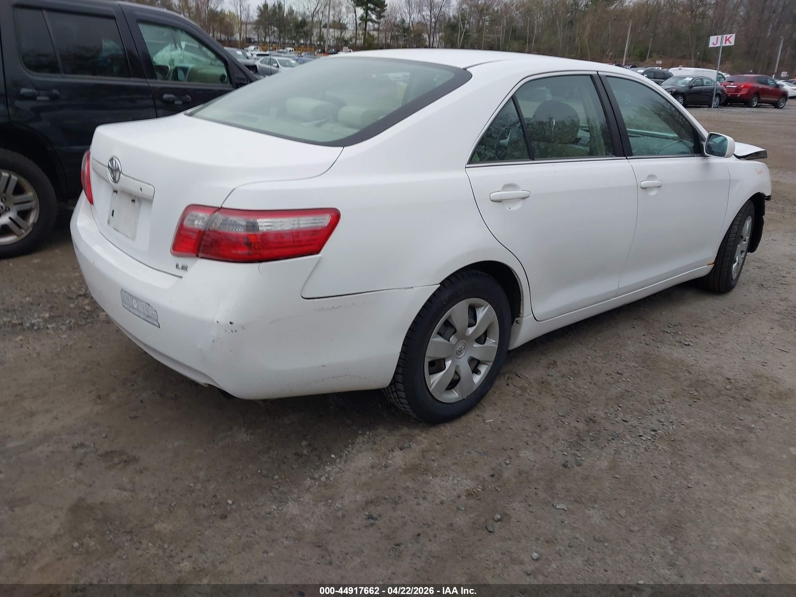 2007 Toyota Camry Le White vin: 4T1BE46K17U637648