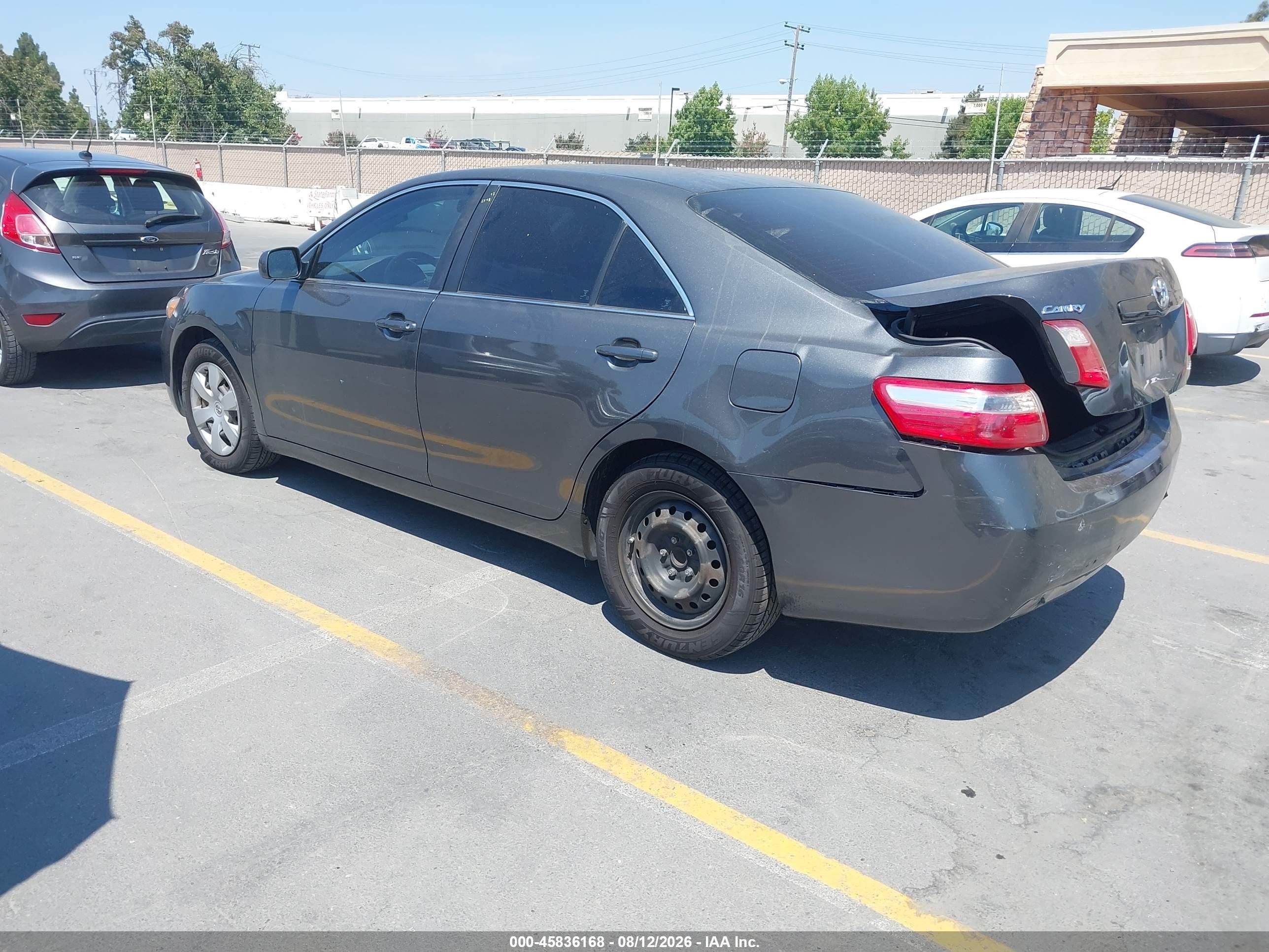 2007 Toyota Camry Le Gray vin: 4T1BE46K17U639853
