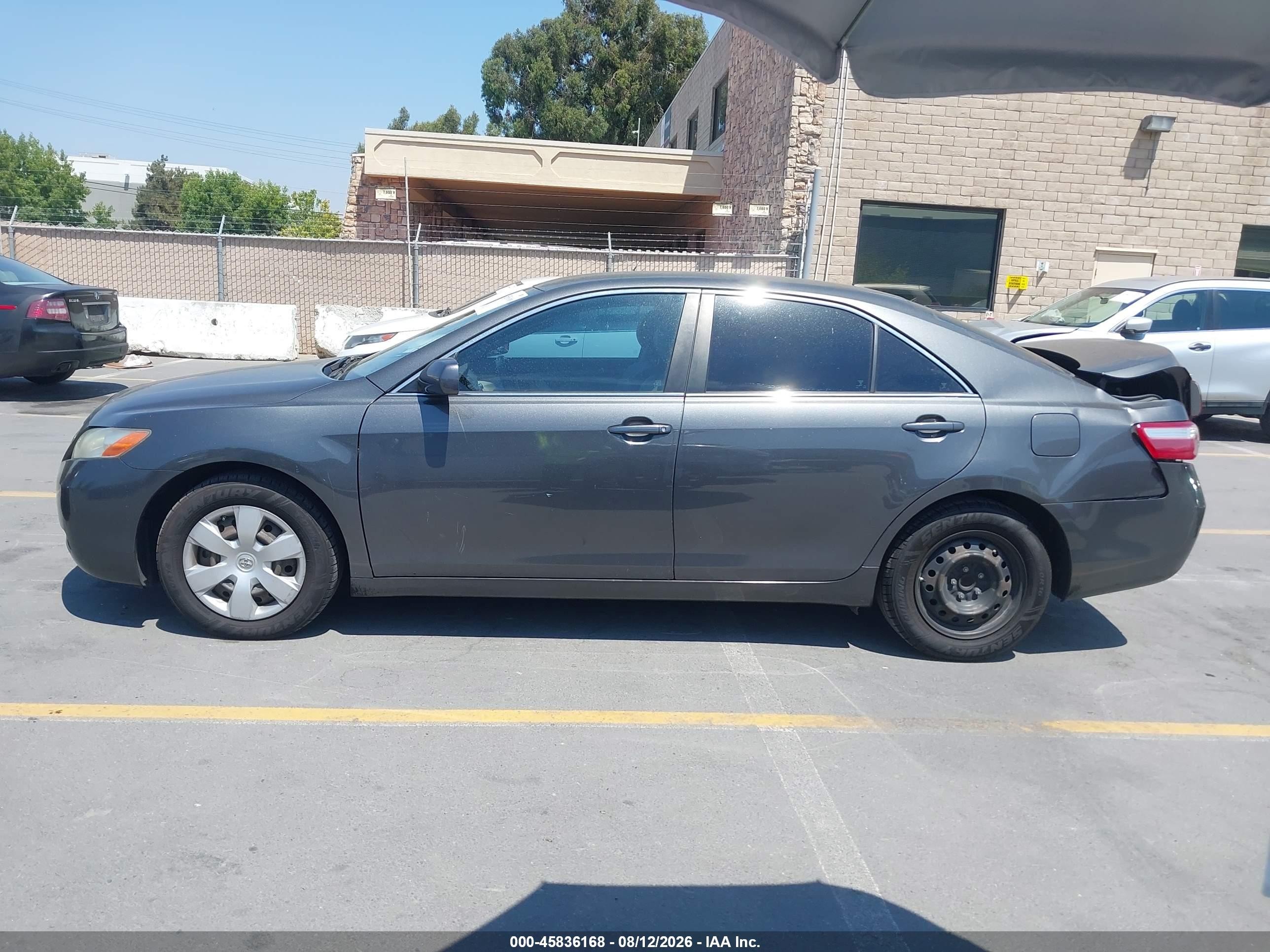 2007 Toyota Camry Le Gray vin: 4T1BE46K17U639853